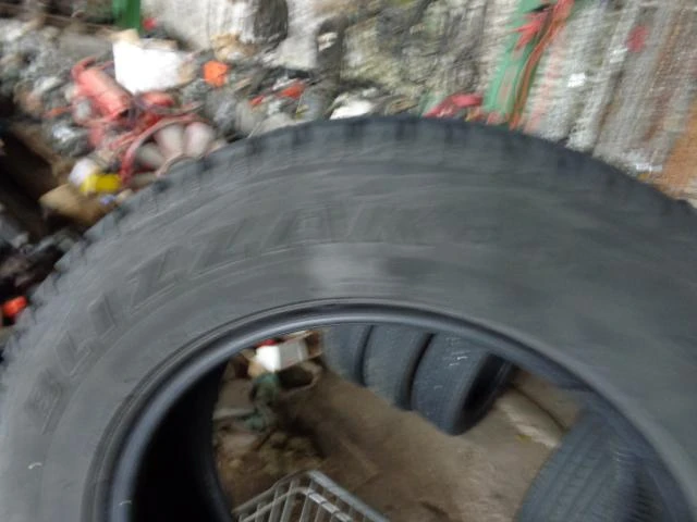 Гуми Зимни 215/65R16, снимка 9 - Гуми и джанти - 12742470