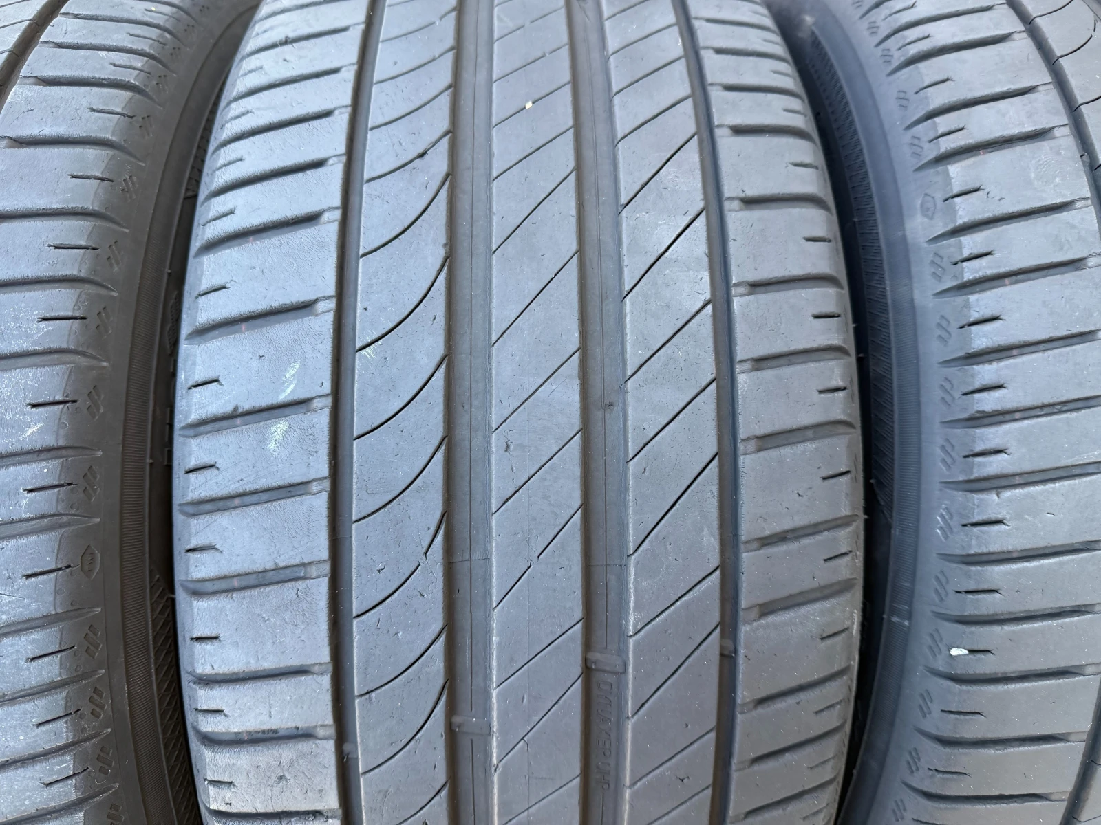 Гуми Летни 245/40R18, снимка 5 - Гуми и джанти - 53833028