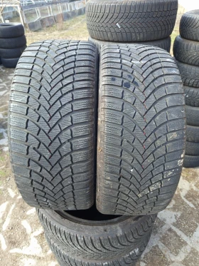 Гуми Зимни 225/40R19, снимка 2 - Гуми и джанти - 49277769