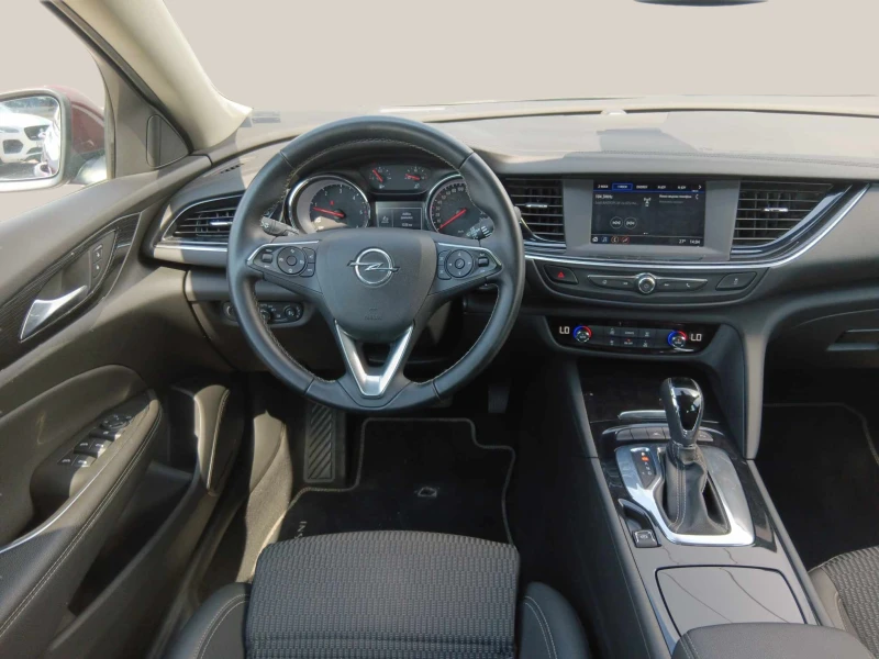 Opel Insignia 1.6D, снимка 8 - Автомобили и джипове - 48102652