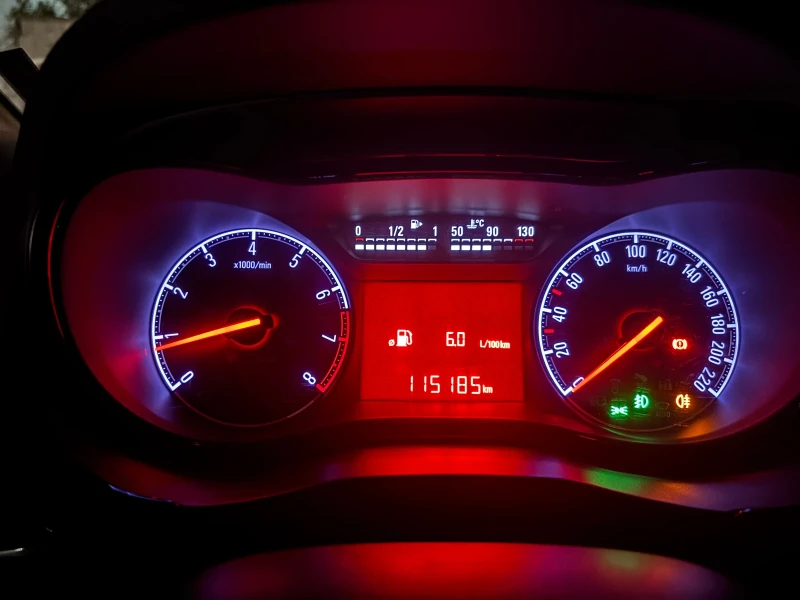 Opel Corsa, снимка 12 - Автомобили и джипове - 53201582