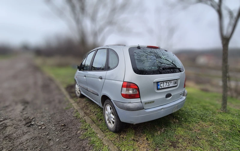 Renault Scenic, снимка 3 - Автомобили и джипове - 53512966