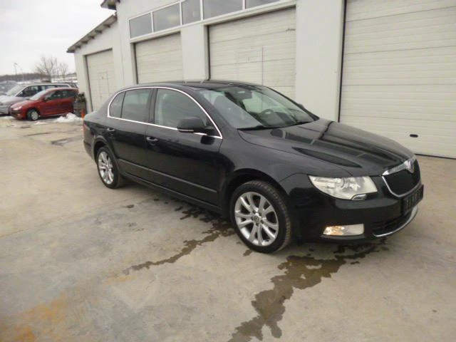 Skoda Superb 2.0tdi  DSG,koja,UNIKAT, снимка 11 - Автомобили и джипове - 16823373