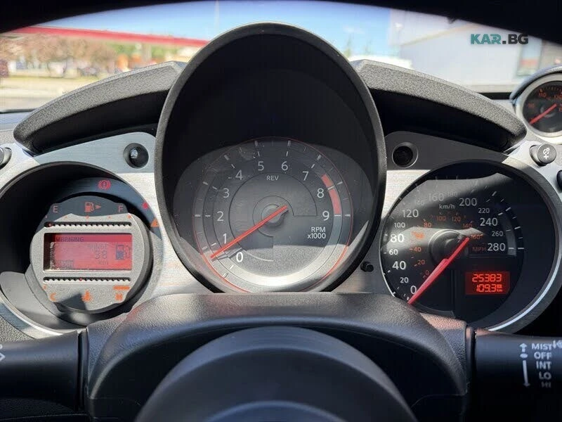 Nissan 370Z AвтоКредит * (ЦЕНА ДО БГ), снимка 13 - Автомобили и джипове - 54932954