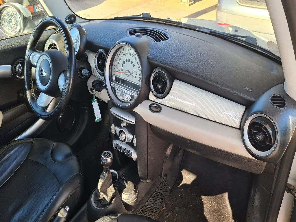 Mini Cooper 1.6i 16V/1.6D - изображение 8