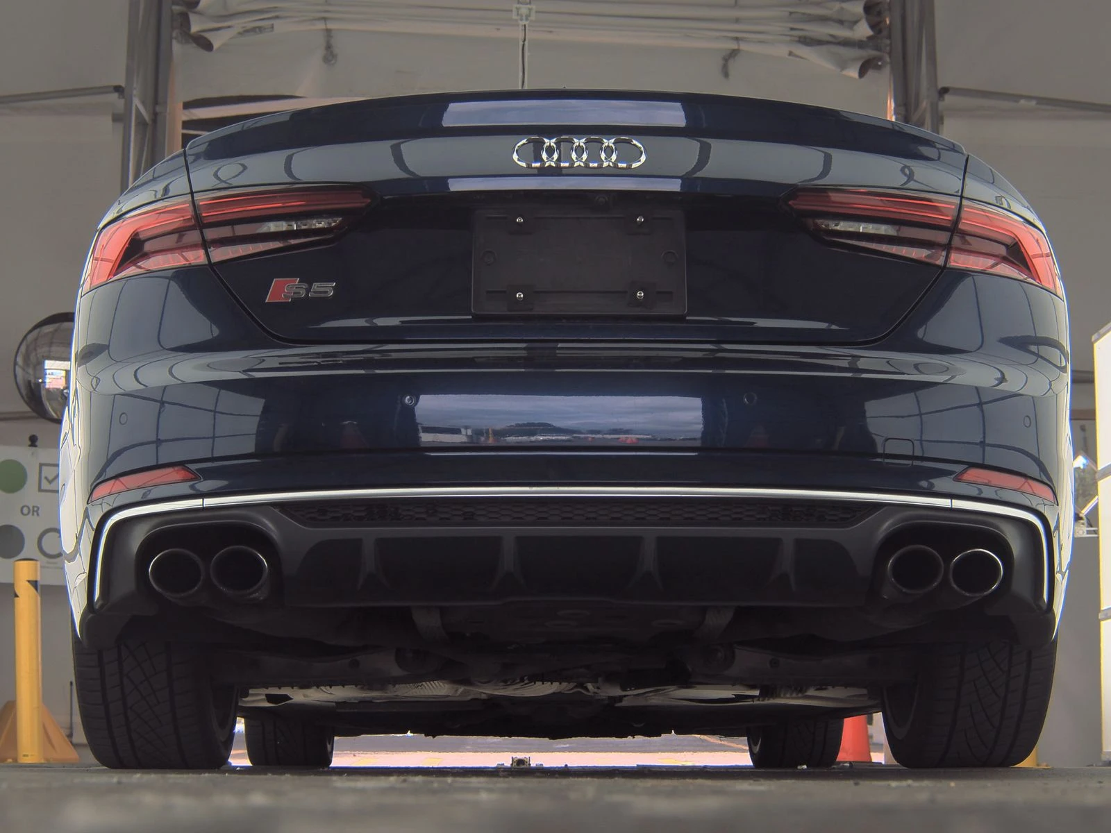 Audi S5 3.0T* PRESTIGE* ДИГИТАЛНО* ТАБЛО* ПОДГРЕВ* 360КАМЕ - изображение 6