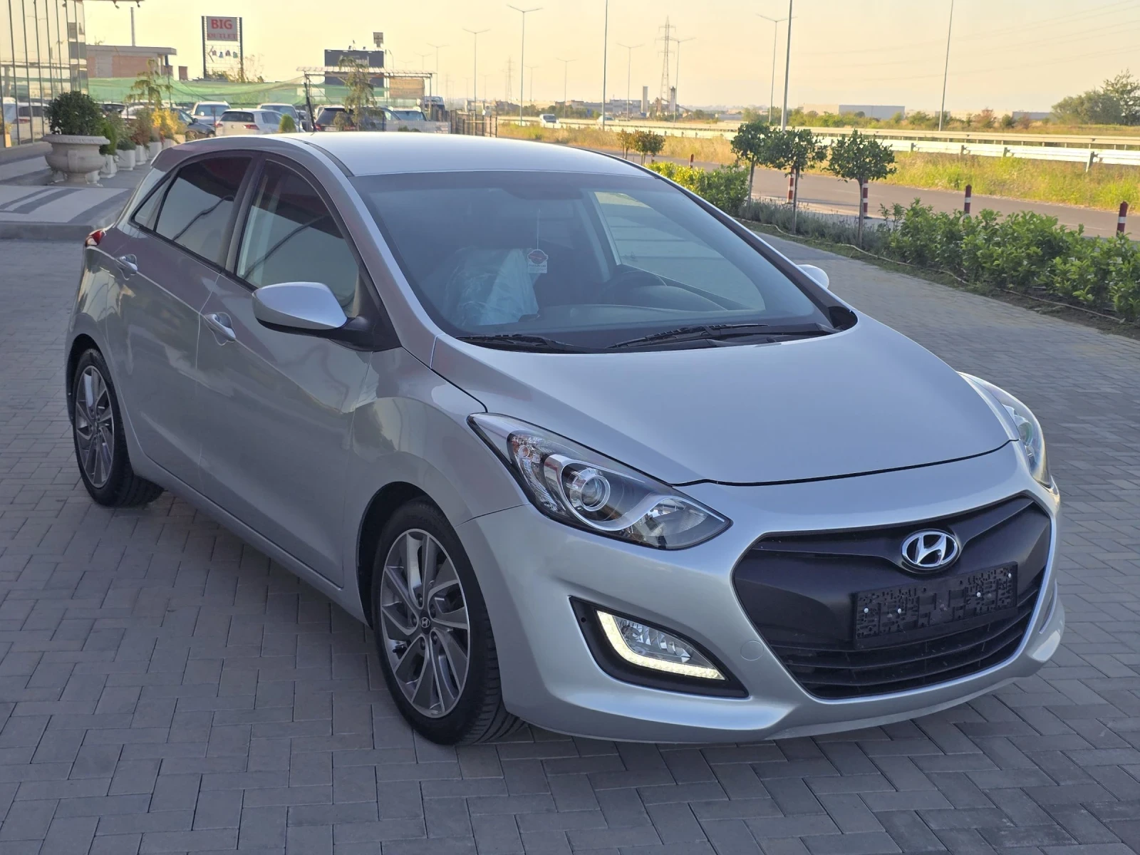 Hyundai I30 1.6i/135КС./Blue-Drive/FUL SERVICE - изображение 3