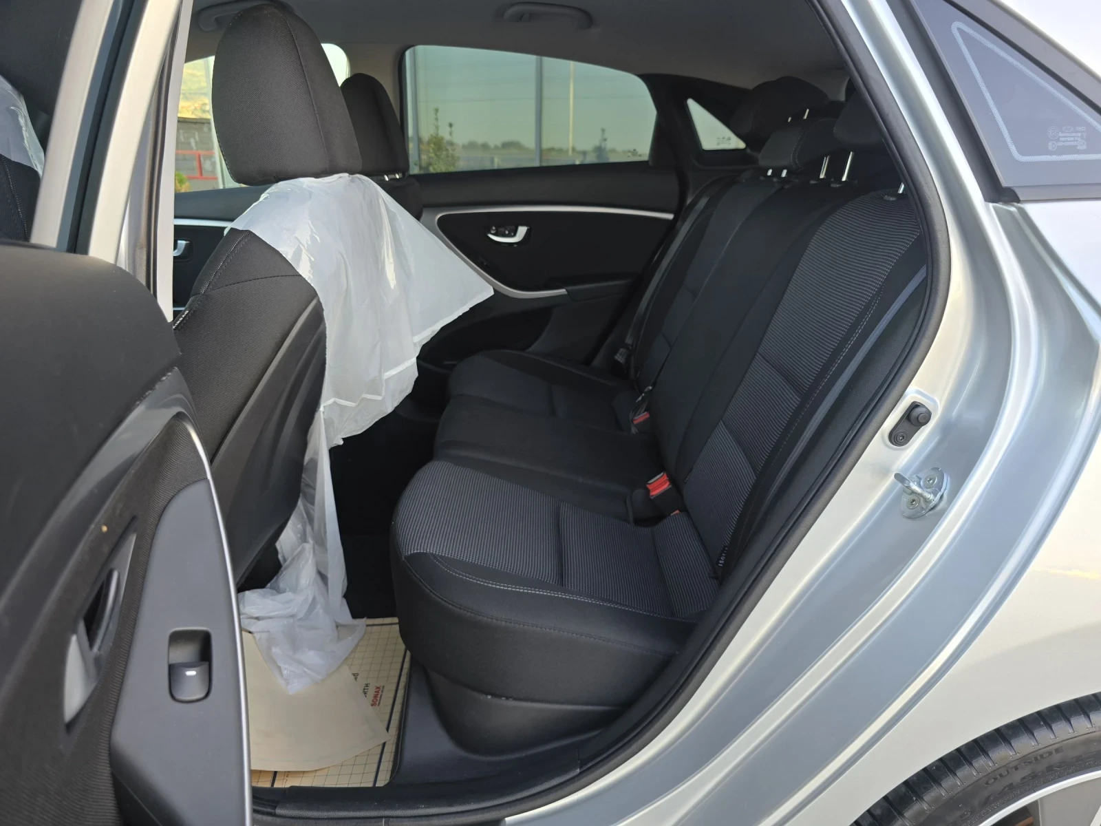 Hyundai I30 1.6i/135КС./Blue-Drive/FUL SERVICE - изображение 10