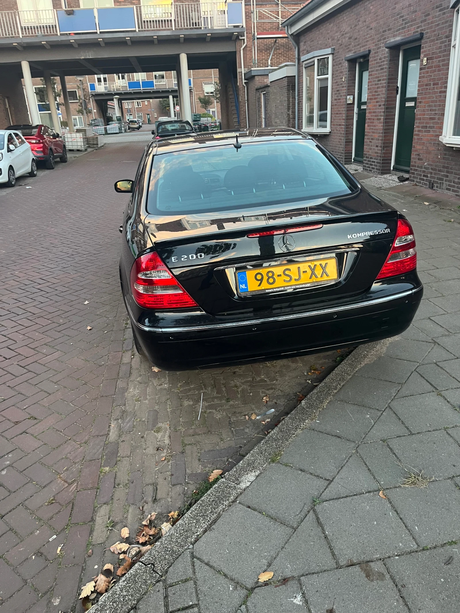 Mercedes-Benz E 200 | Mobile.bg — изображение 1