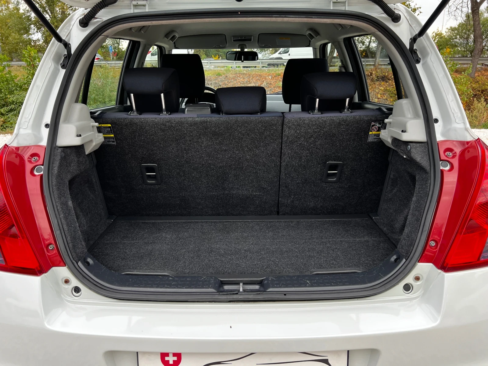 Suzuki Swift 1.3i 4X4 EDITION-PIZ SULAI | Mobile.bg — изображение 14