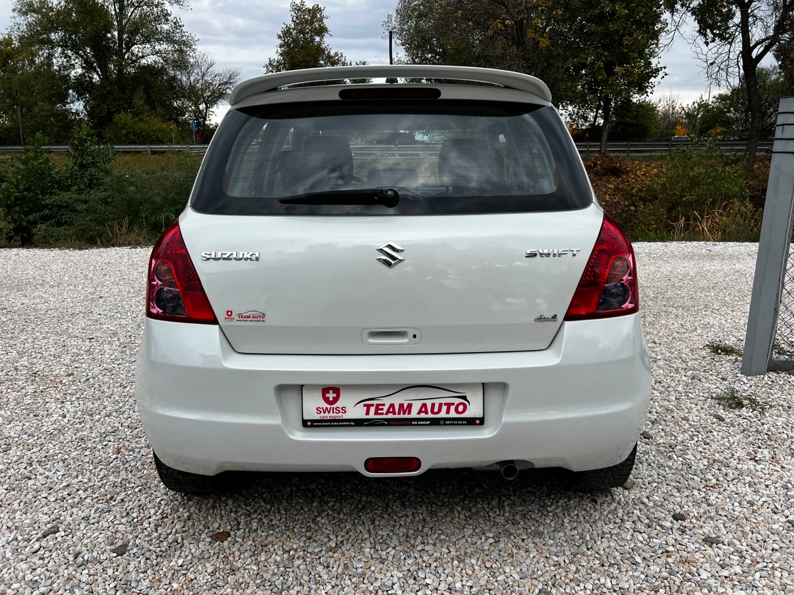 Suzuki Swift 1.3i 4X4 EDITION-PIZ SULAI | Mobile.bg — изображение 4