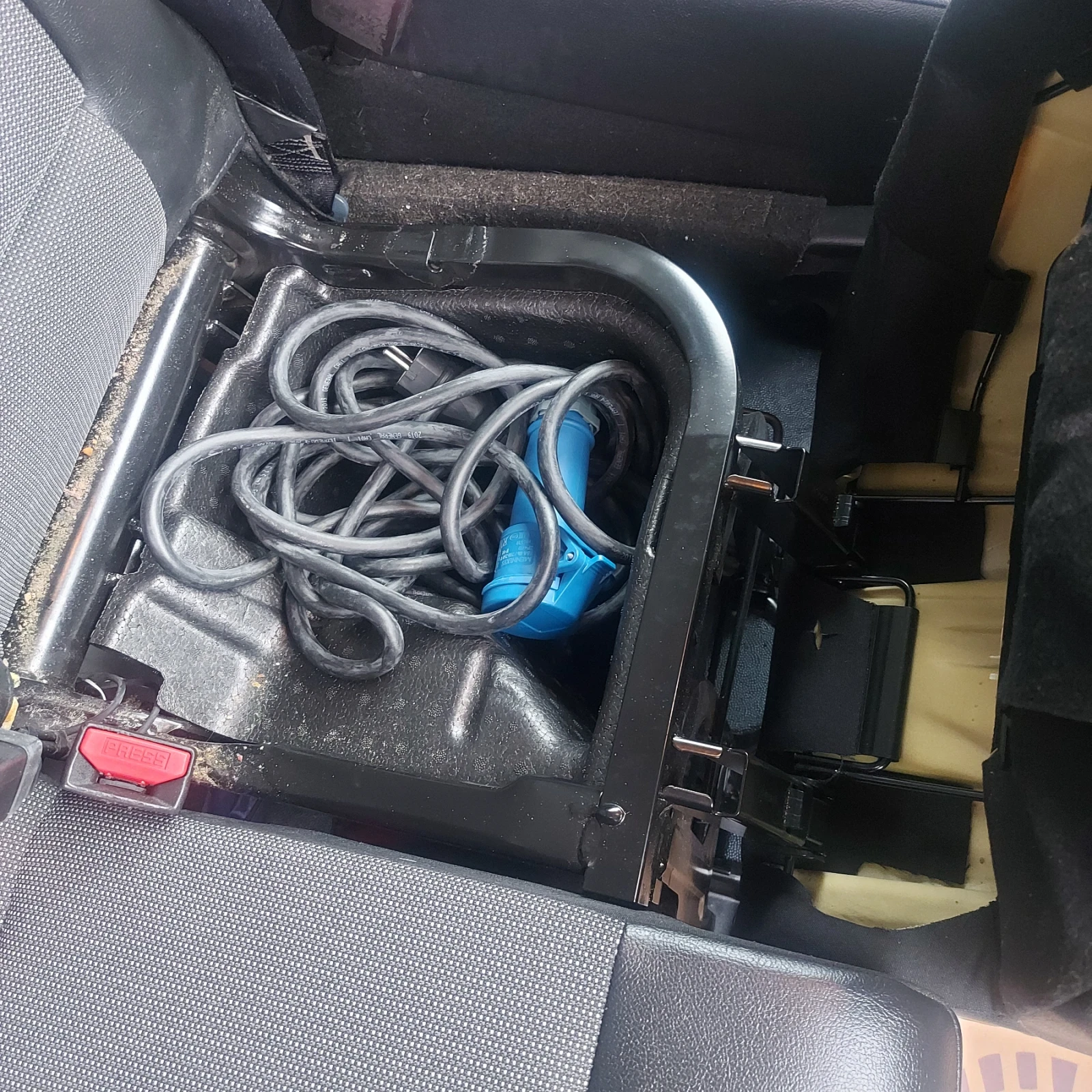 Peugeot Expert Ориг.КМ и БОЯ, снимка 9 - Автомобили и джипове - 53713595