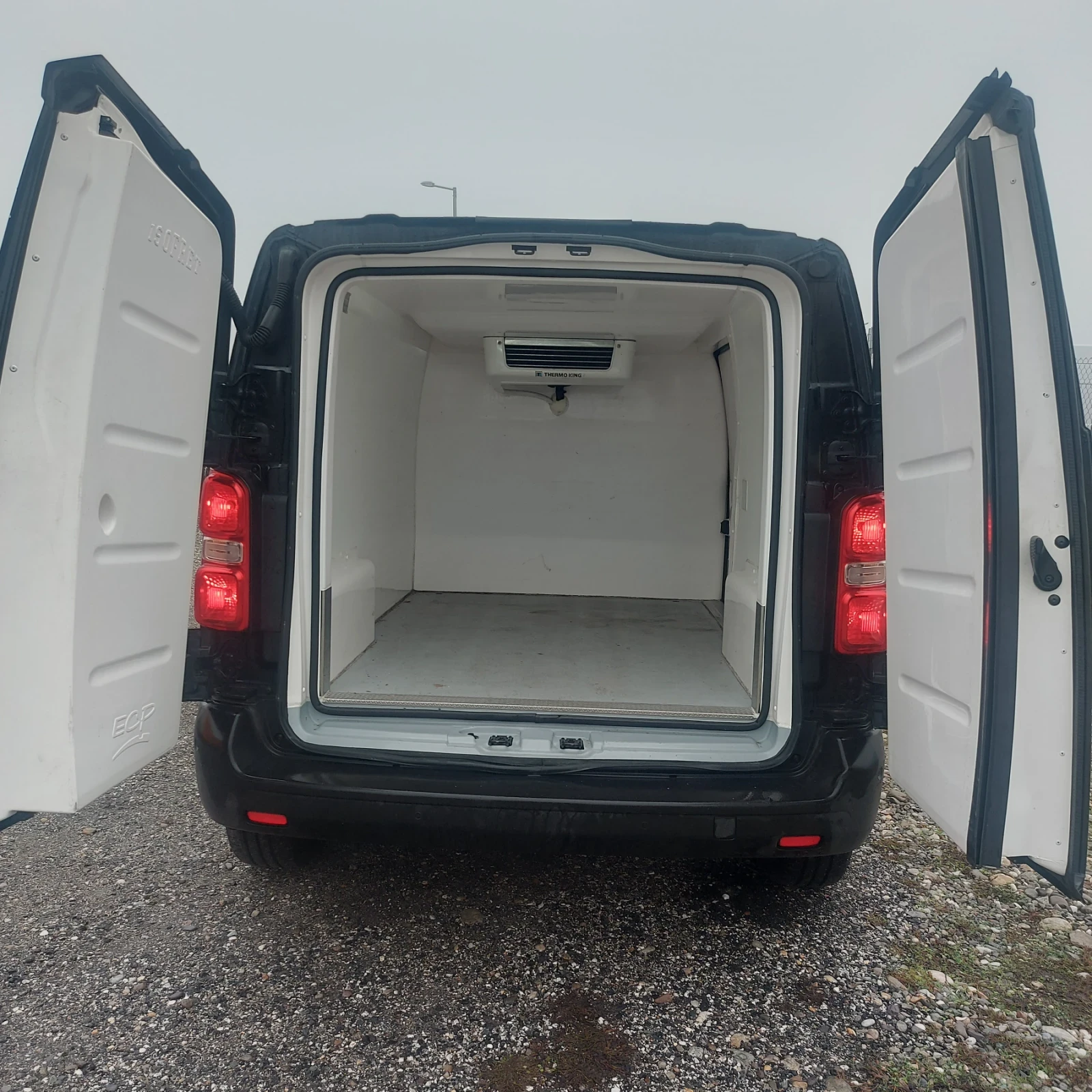 Peugeot Expert Ориг.КМ и БОЯ, снимка 6 - Автомобили и джипове - 53713595