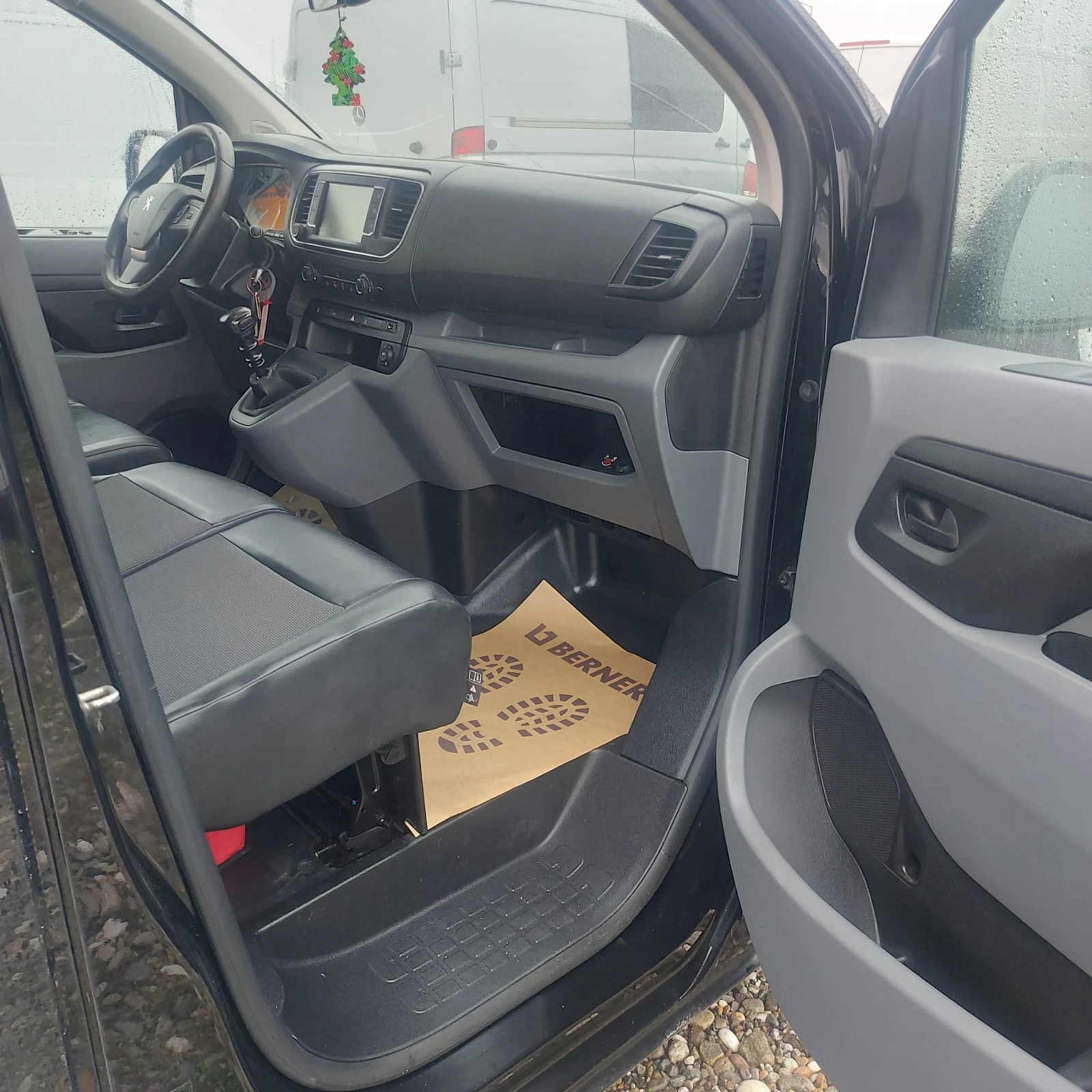 Peugeot Expert Ориг.КМ и БОЯ, снимка 8 - Автомобили и джипове - 53713595