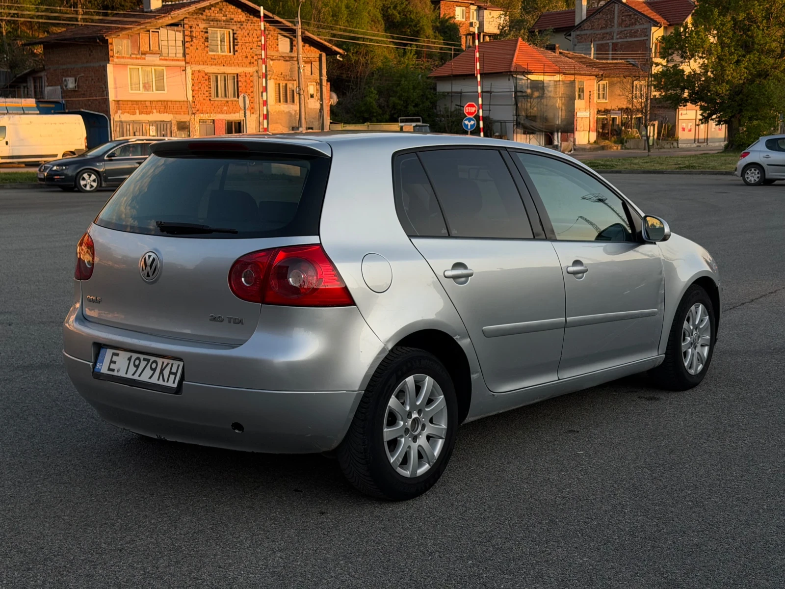 VW Golf 2.0 TDI, снимка 6 - Автомобили и джипове - 54295606