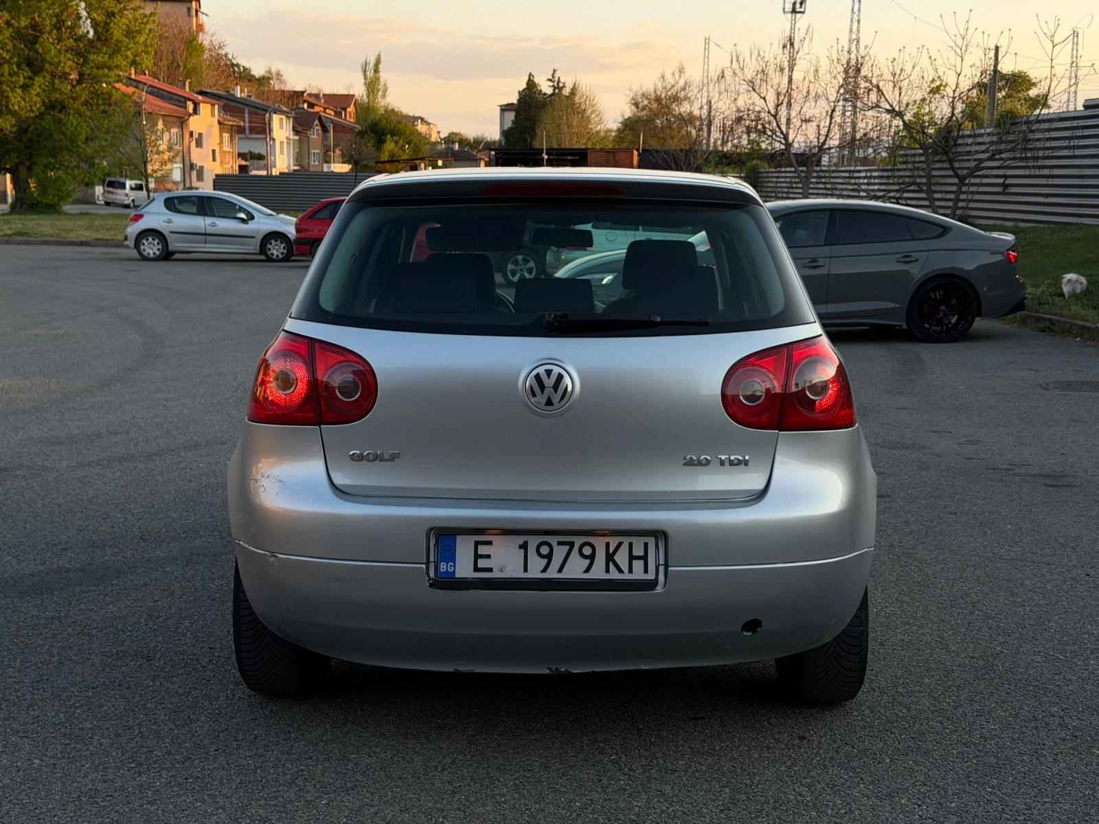 VW Golf 2.0 TDI, снимка 7 - Автомобили и джипове - 54295606