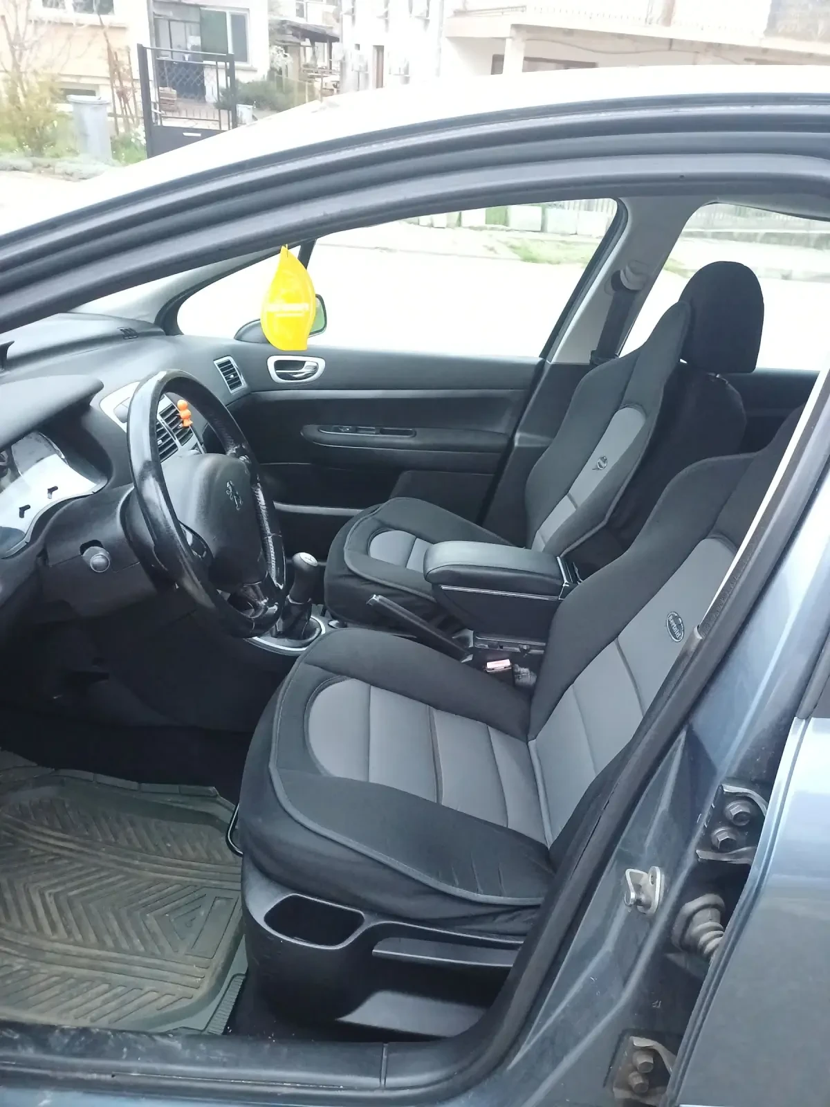 Peugeot 307 1.6 HDI, снимка 11 - Автомобили и джипове - 54401755