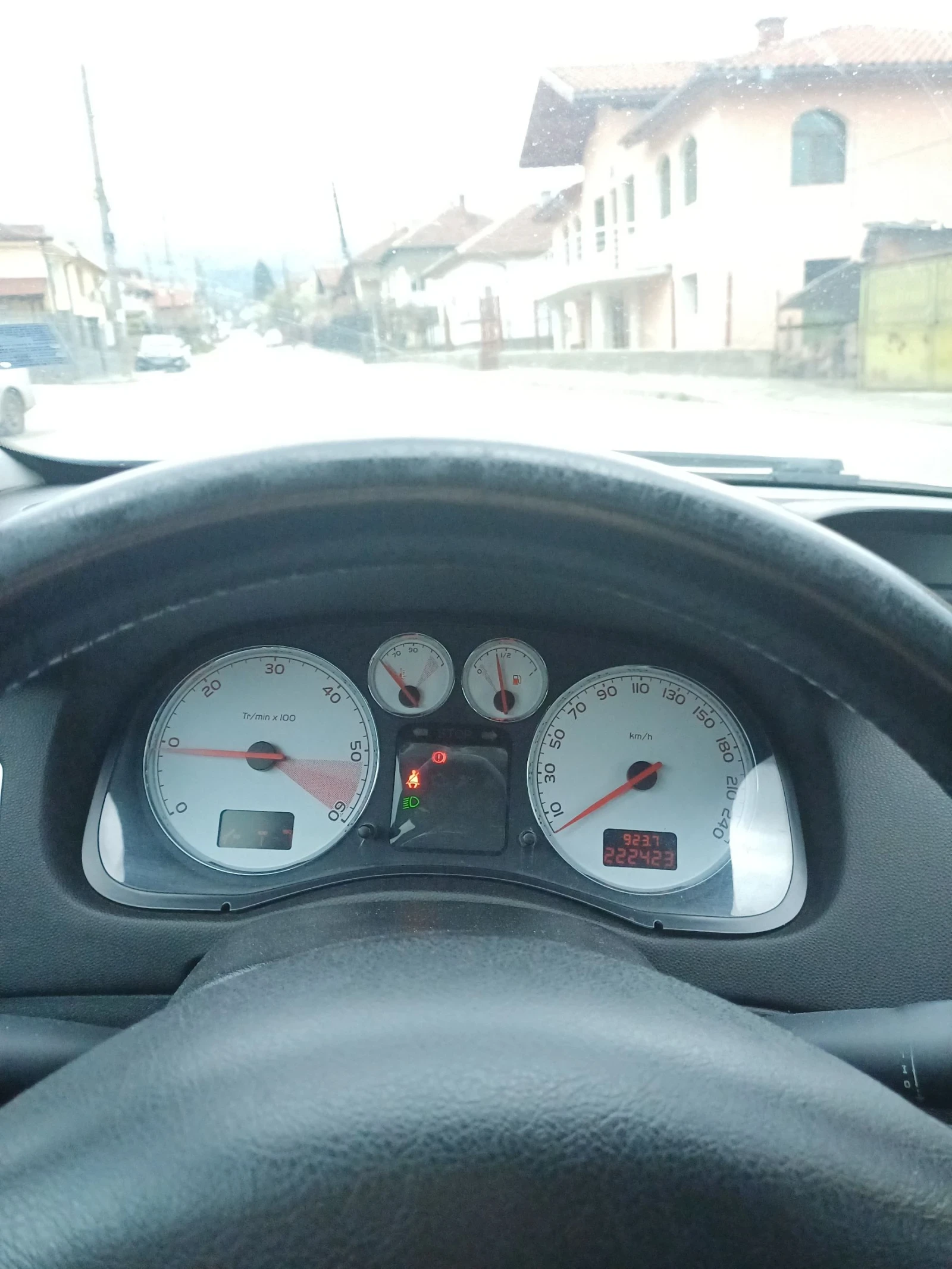 Peugeot 307 1.6 HDI, снимка 9 - Автомобили и джипове - 54401755