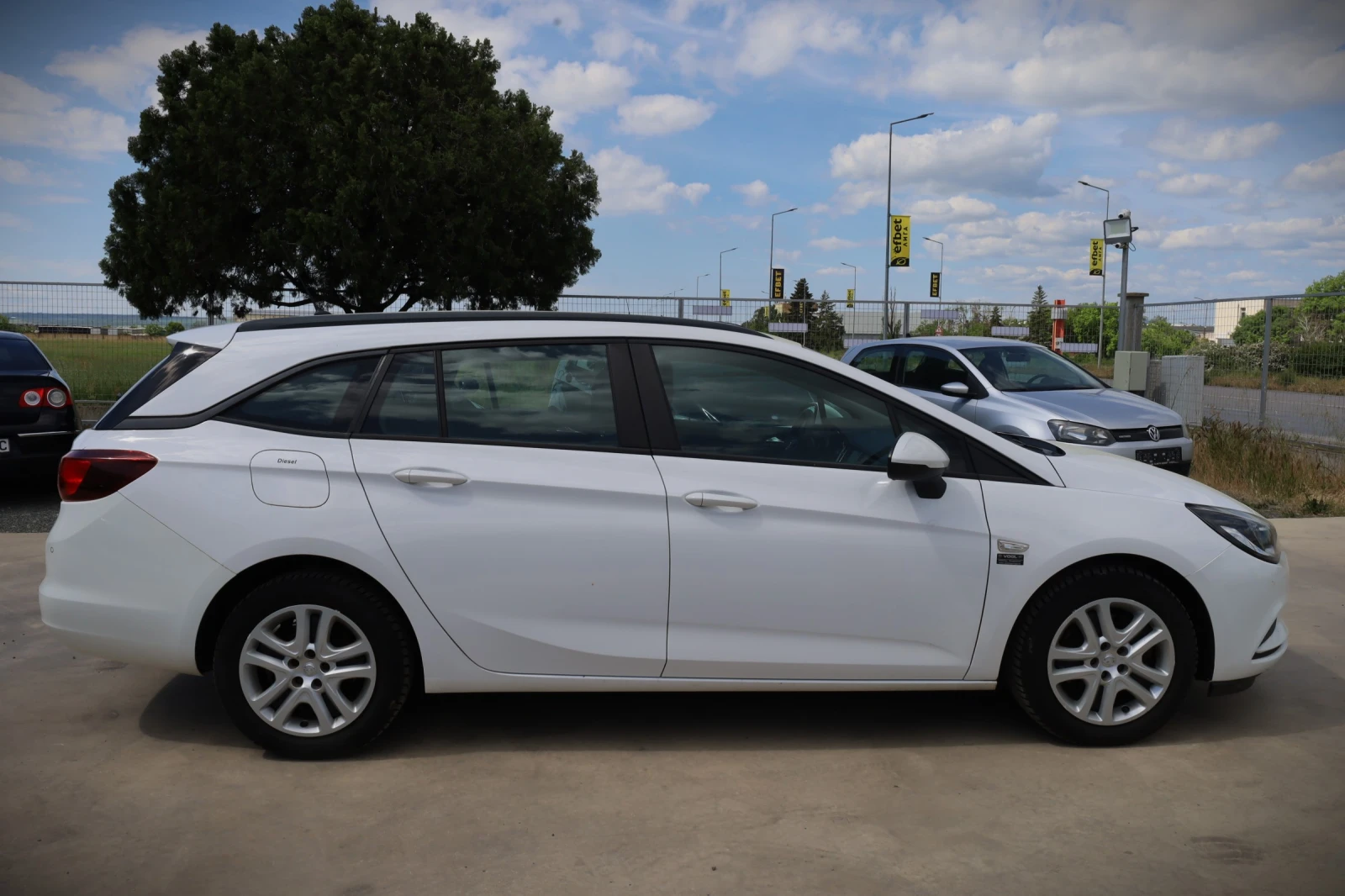 Opel Astra Sports Tourer 1.6, снимка 4 - Автомобили и джипове - 54553191