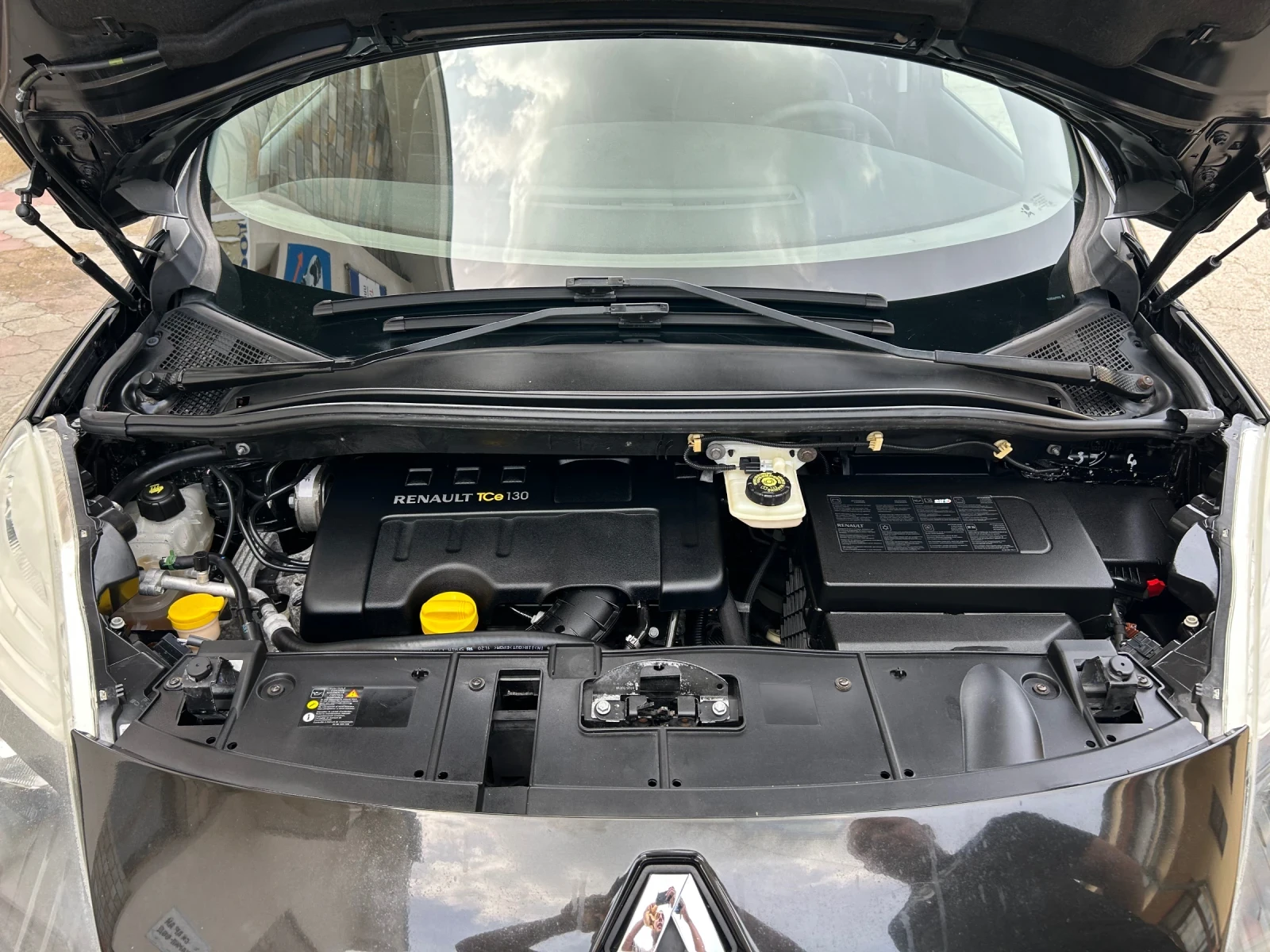 Renault Grand scenic 1.4TCe 131k.c., снимка 14 - Автомобили и джипове - 54670639