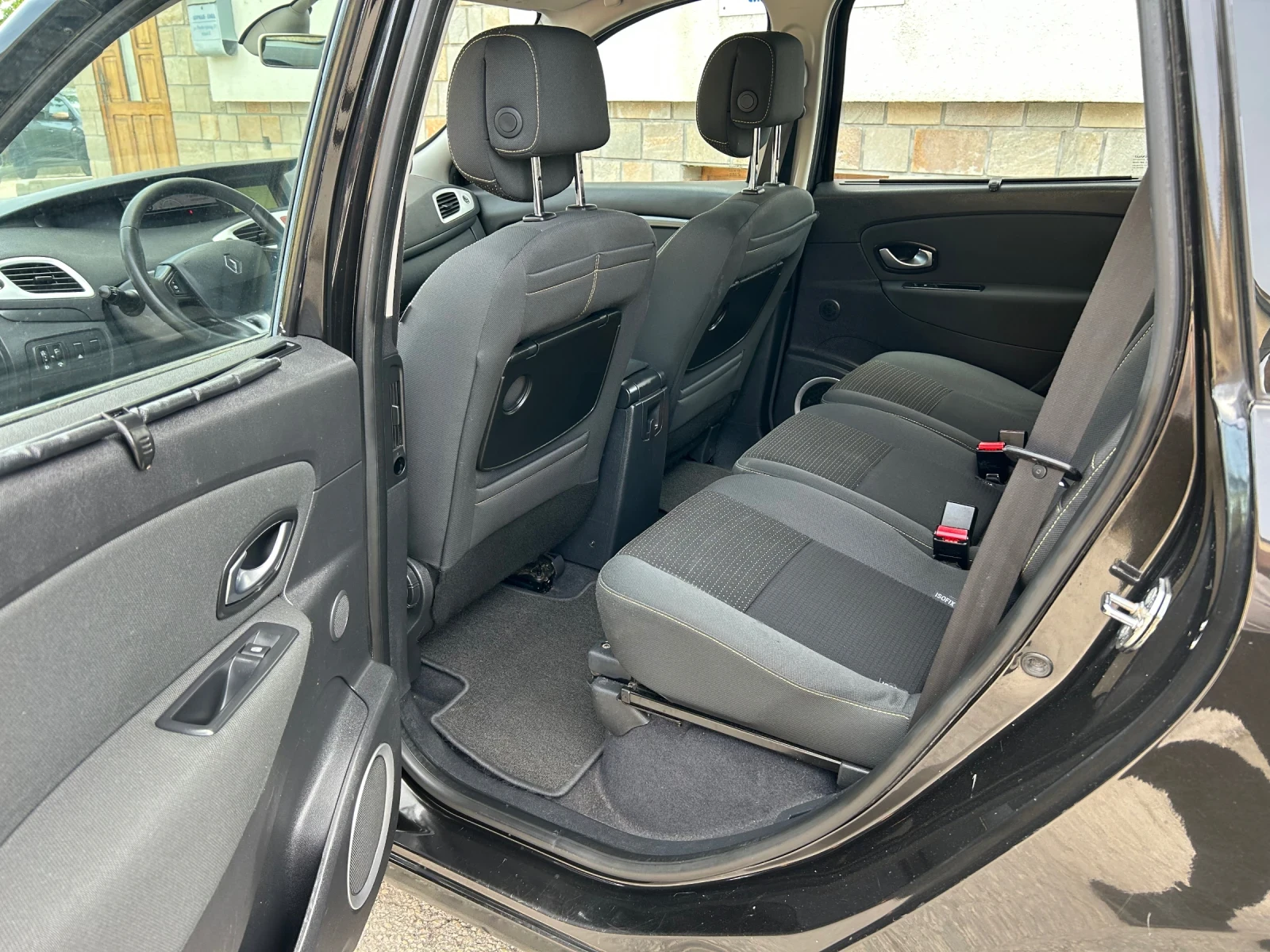 Renault Grand scenic 1.4TCe 131k.c., снимка 12 - Автомобили и джипове - 54670639