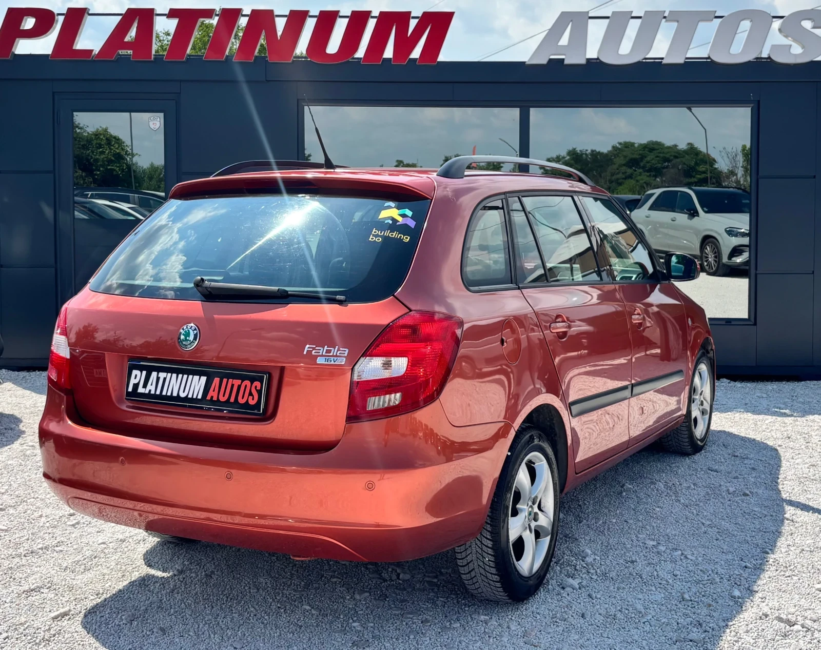 Skoda Fabia 1.6i/АВТОМАТИК/ПАРКТРОНИК, снимка 4 - Автомобили и джипове - 55009804