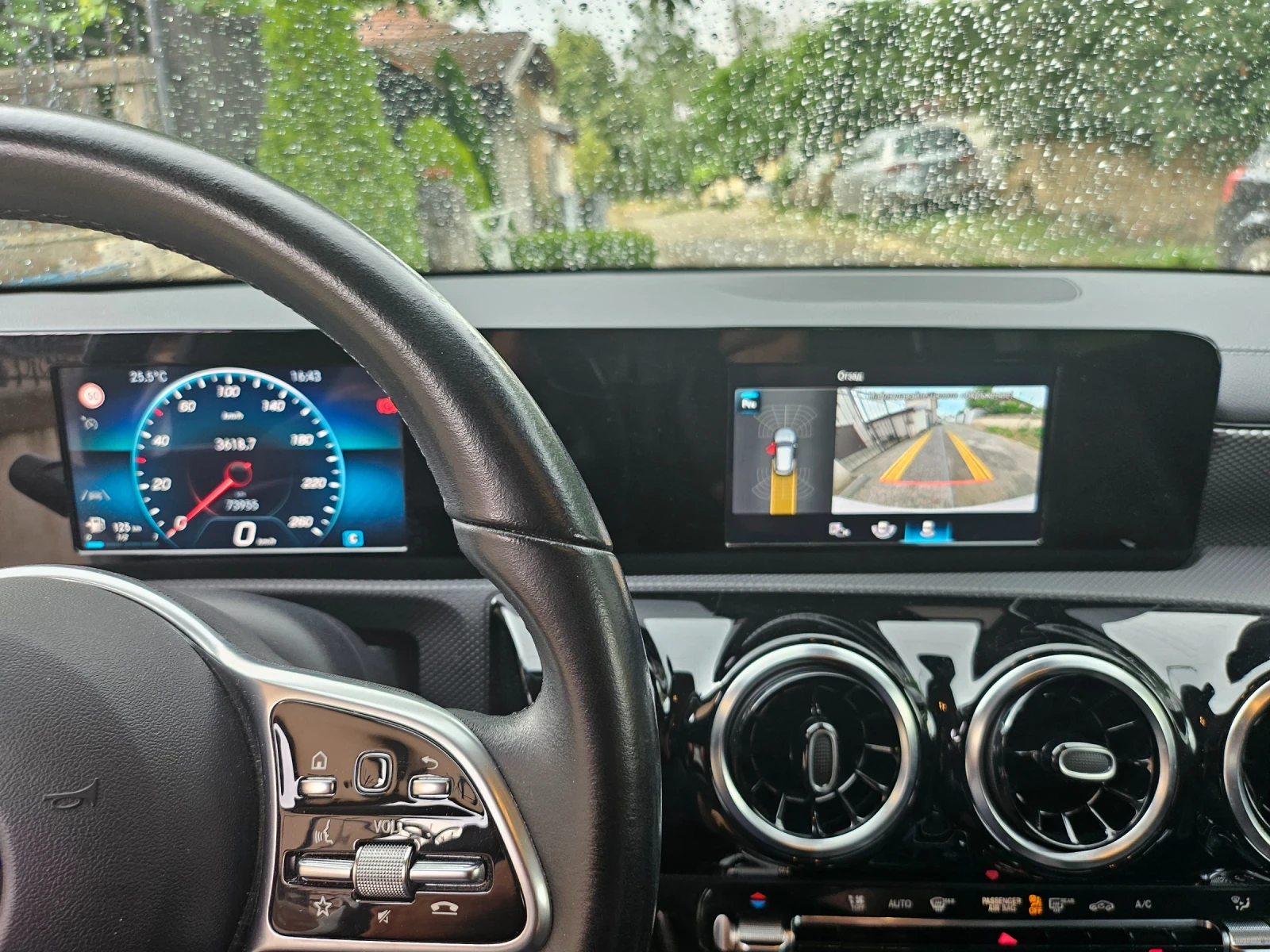 Mercedes-Benz CLA 180, снимка 4 - Автомобили и джипове - 55012951