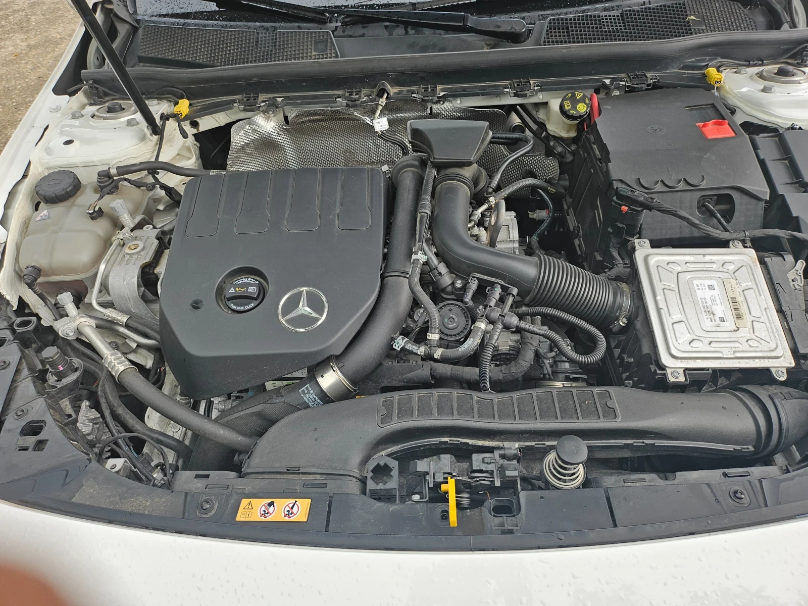 Mercedes-Benz CLA 180, снимка 8 - Автомобили и джипове - 55012951
