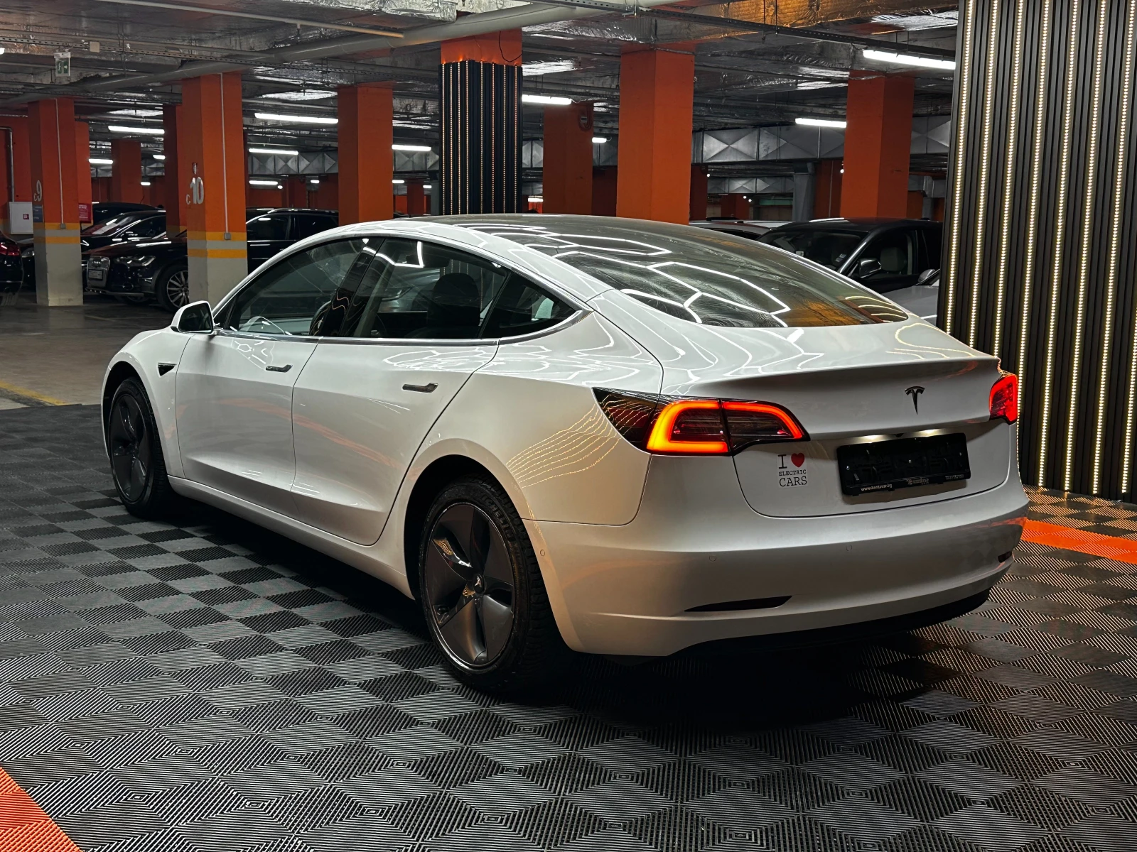 Tesla Model 3 Standard Range Plus/�������� | Mobile.bg � ����������� 5