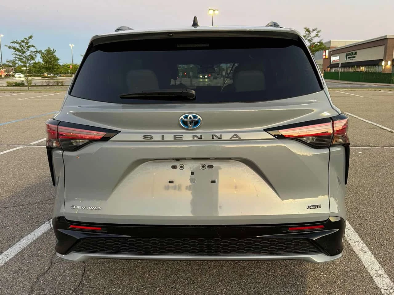 Toyota Sienna * AWD * CARFAX * ОПЦИЯ ЗА ФИНАНСИРАНЕ, снимка 4 - Автомобили и джипове - 55615100
