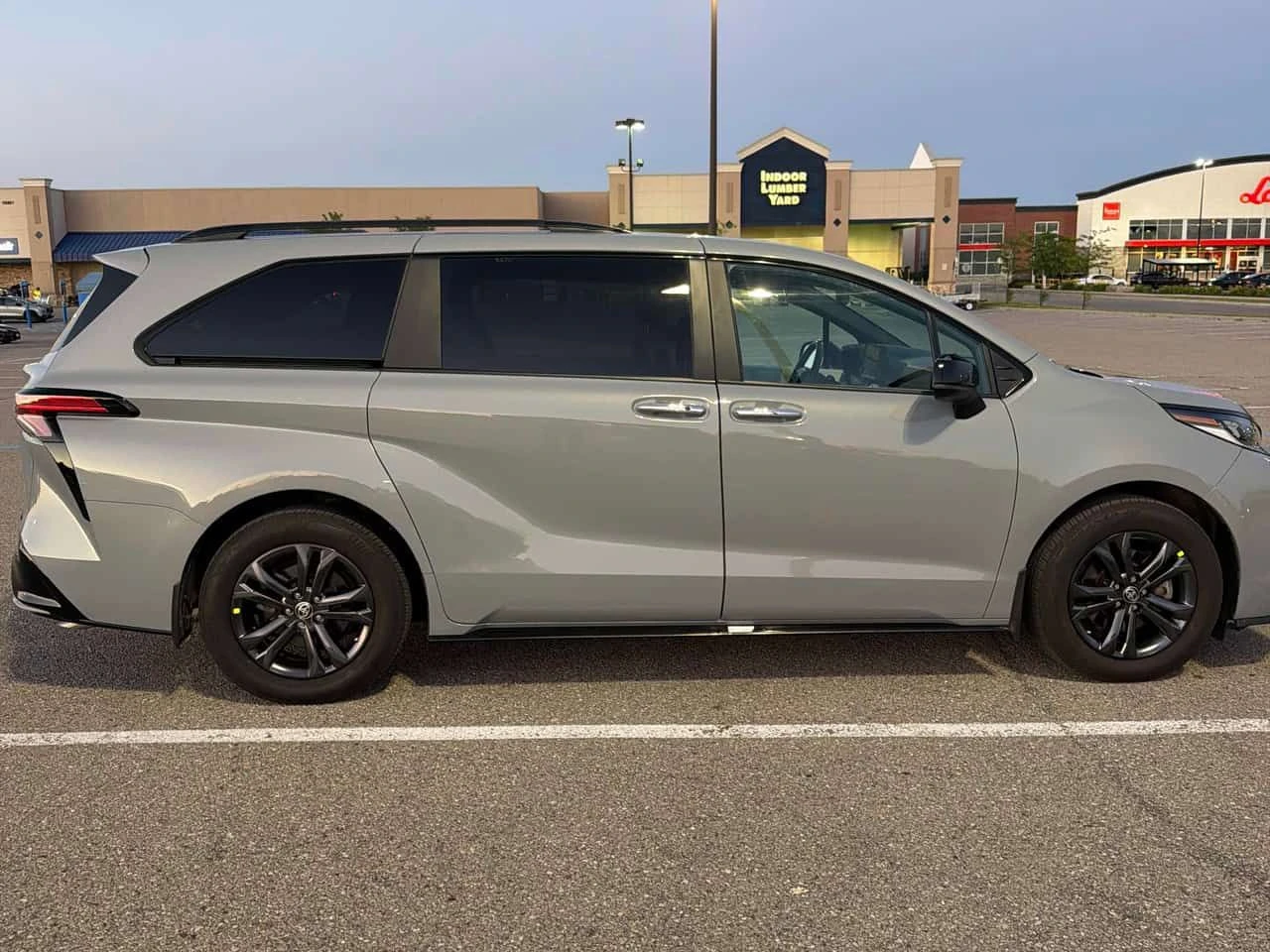 Toyota Sienna * AWD * CARFAX * ОПЦИЯ ЗА ФИНАНСИРАНЕ, снимка 3 - Автомобили и джипове - 55615100