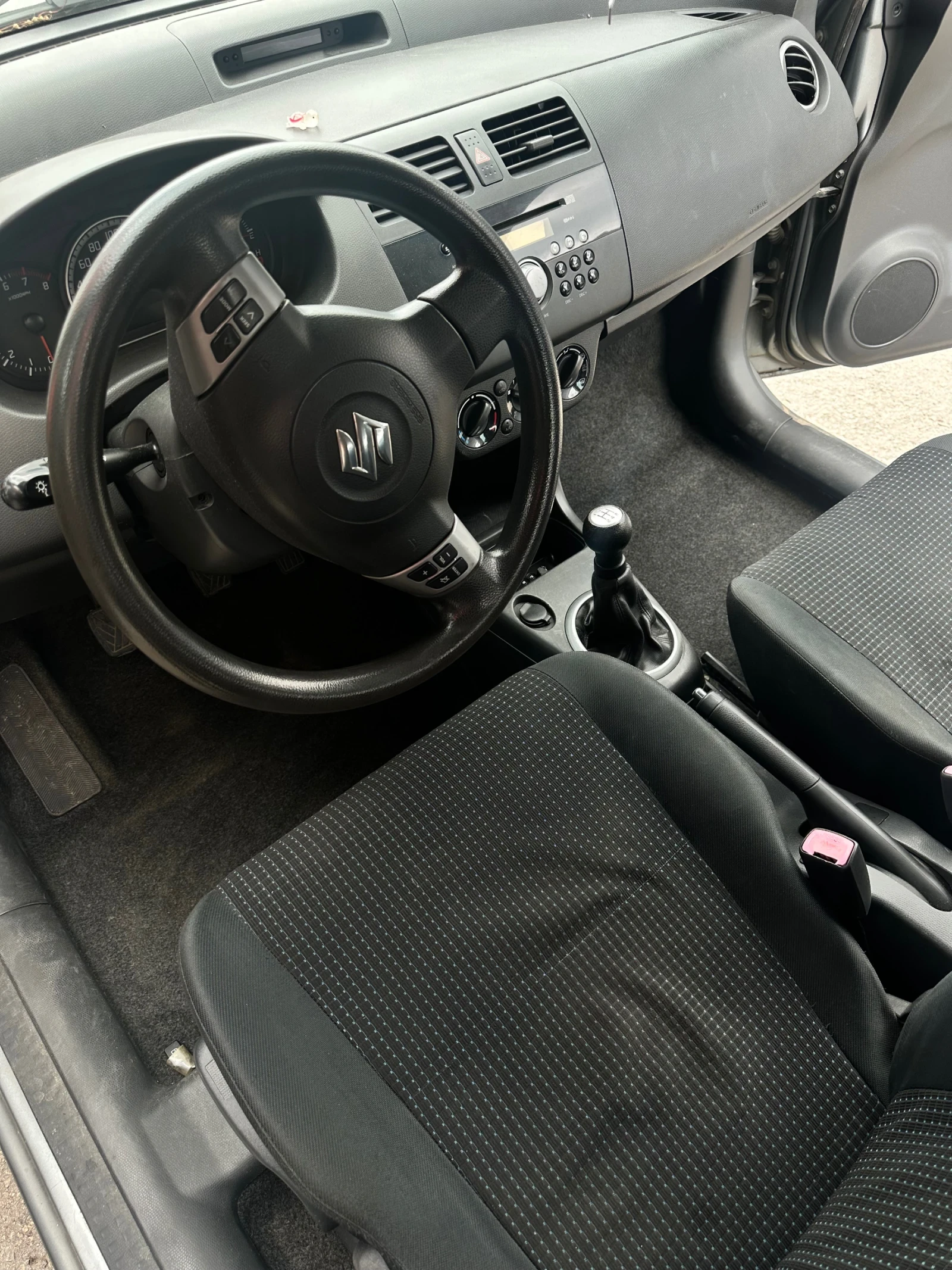 Suzuki Swift, снимка 7 - Автомобили и джипове - 55772079