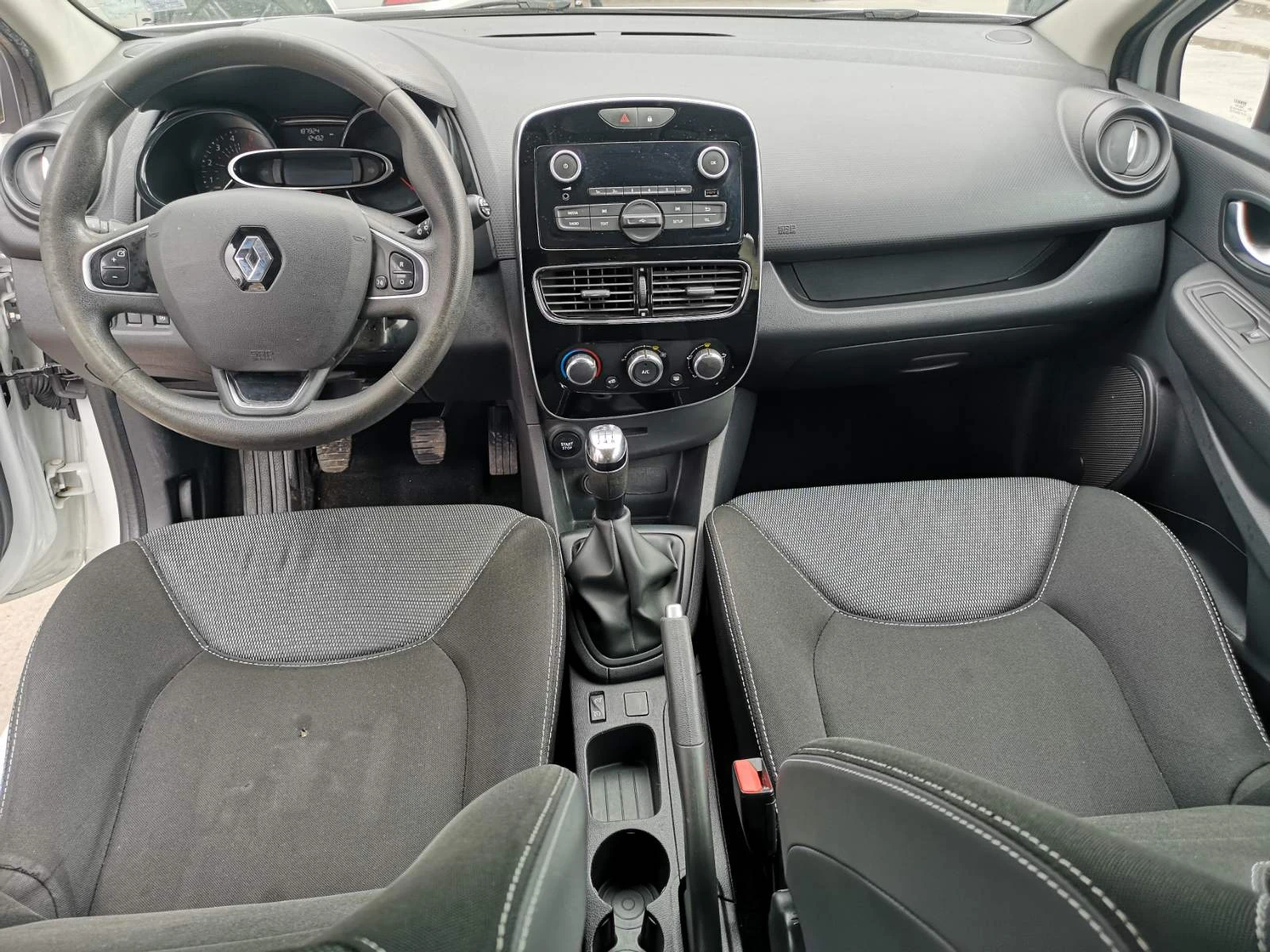 Renault Clio IV, снимка 12 - Автомобили и джипове - 55983023