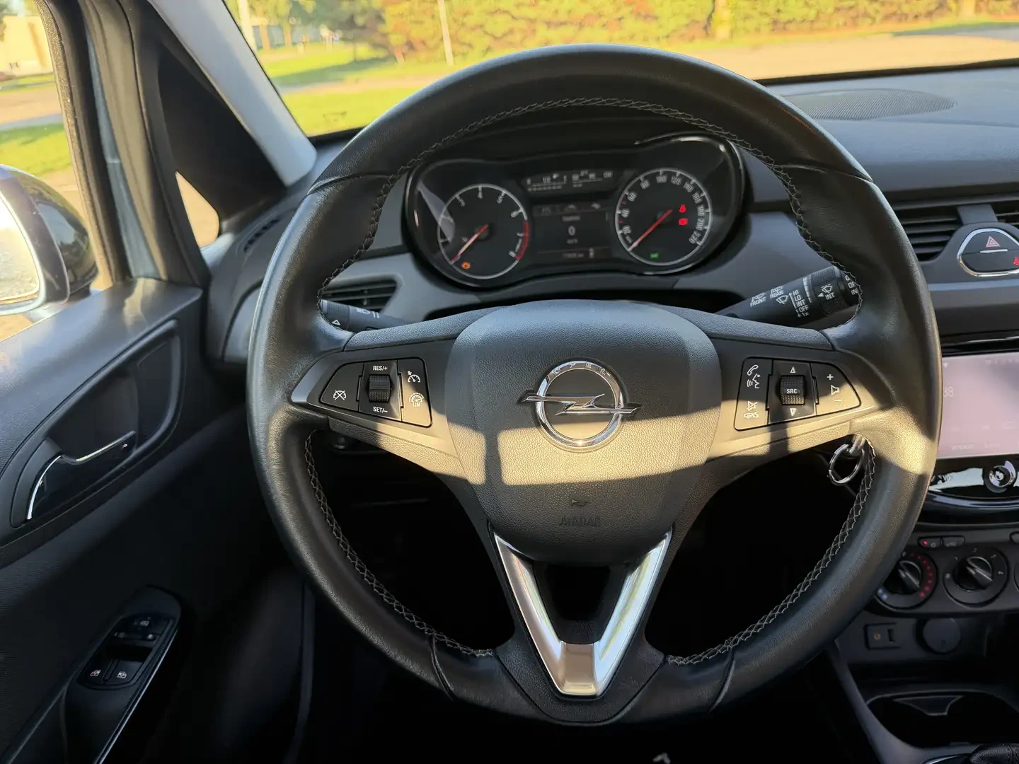 Opel Corsa 1.4 LPG, снимка 3 - Автомобили и джипове - 56619724