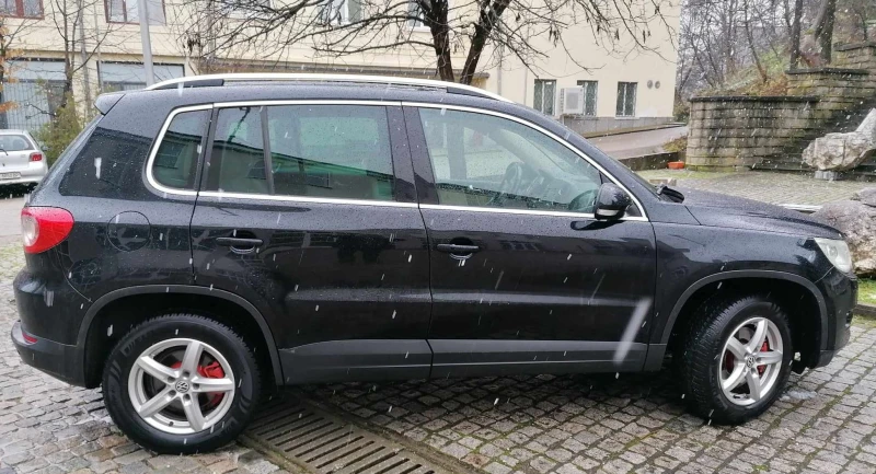 VW Tiguan, снимка 2 - Автомобили и джипове - 47331209