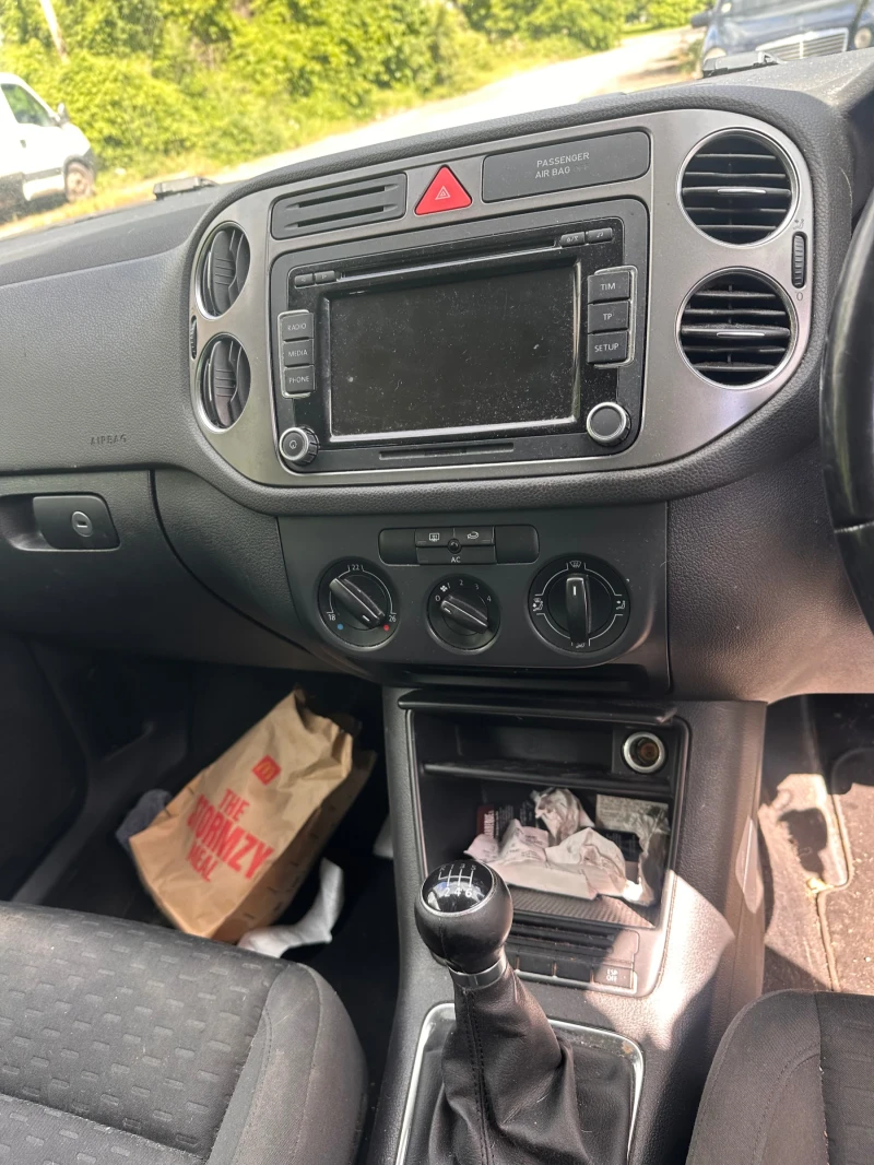 VW Tiguan 2.0tdi 140 CBA, снимка 9 - Автомобили и джипове - 51899777