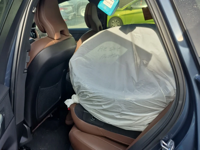 Volvo XC60 2.0L| CARFAX| HARMAN KARDON| 2 KEYS| PANO| | , снимка 13 - Автомобили и джипове - 53372316