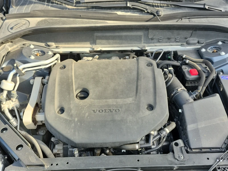 Volvo XC60 2.0L| CARFAX| HARMAN KARDON| 2 KEYS| PANO| | , снимка 16 - Автомобили и джипове - 53372316