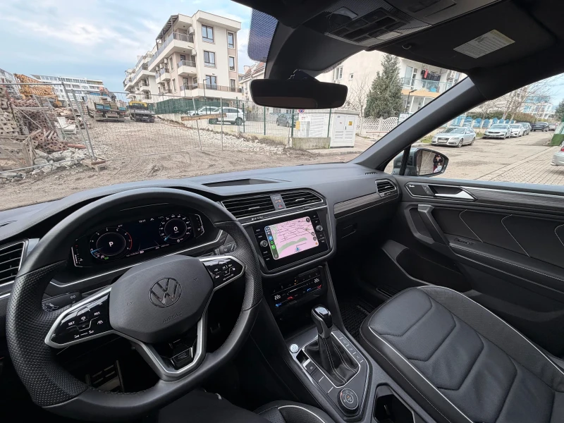 VW Tiguan R Line  4Motion , снимка 10 - Автомобили и джипове - 53441007