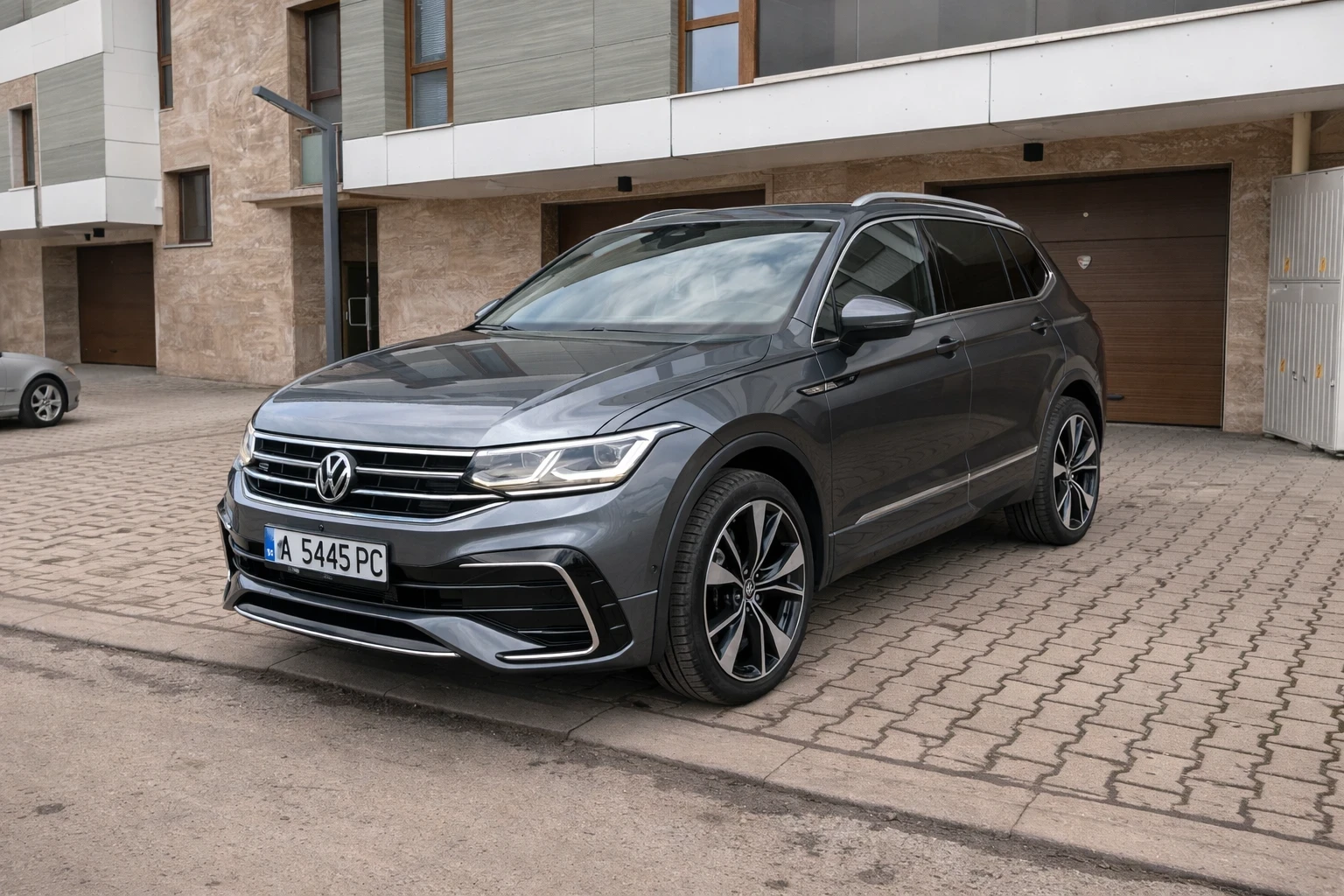 VW Tiguan R Line  4Motion  | Mobile.bg � ����������� 1
