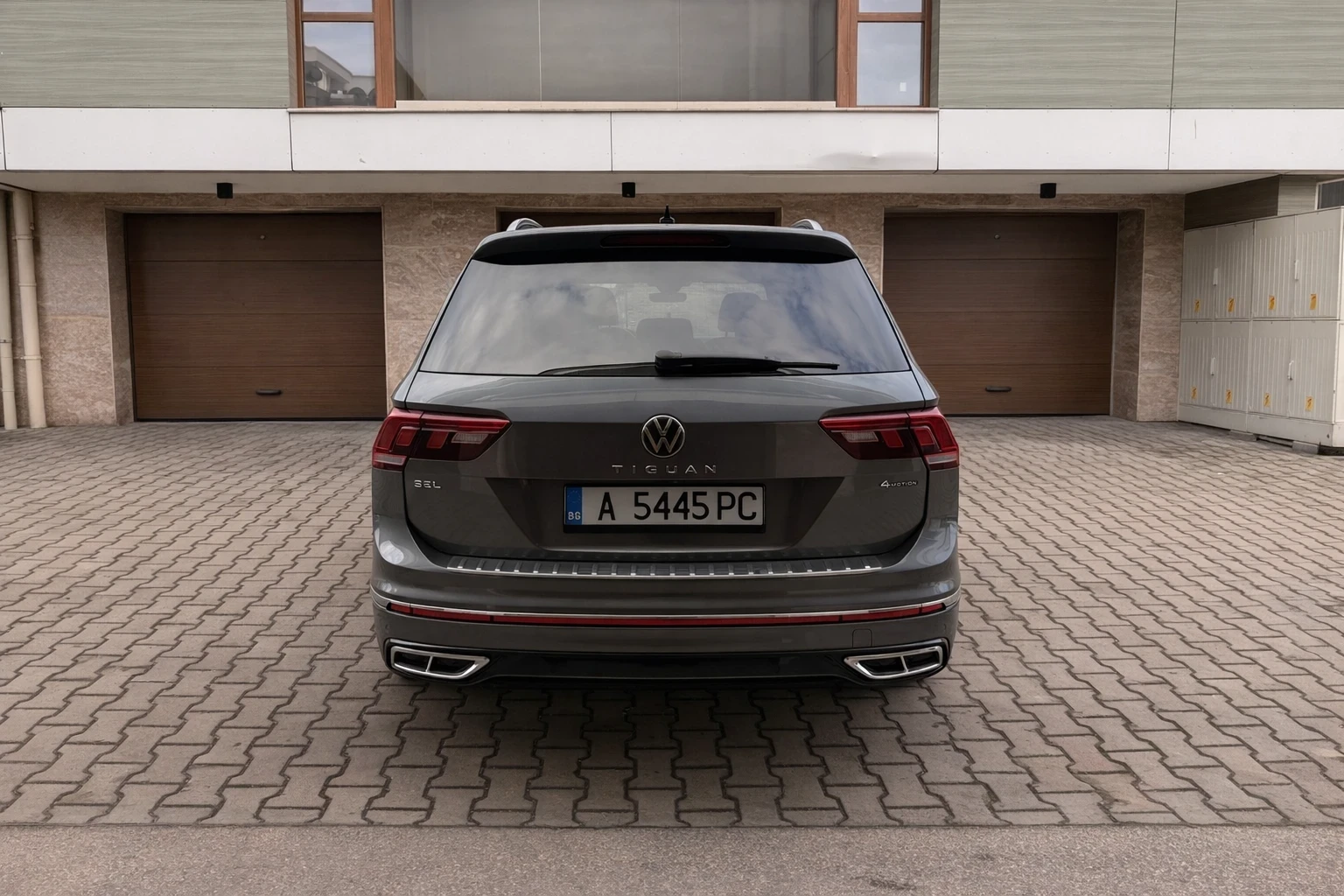 VW Tiguan R Line  4Motion  - изображение 4