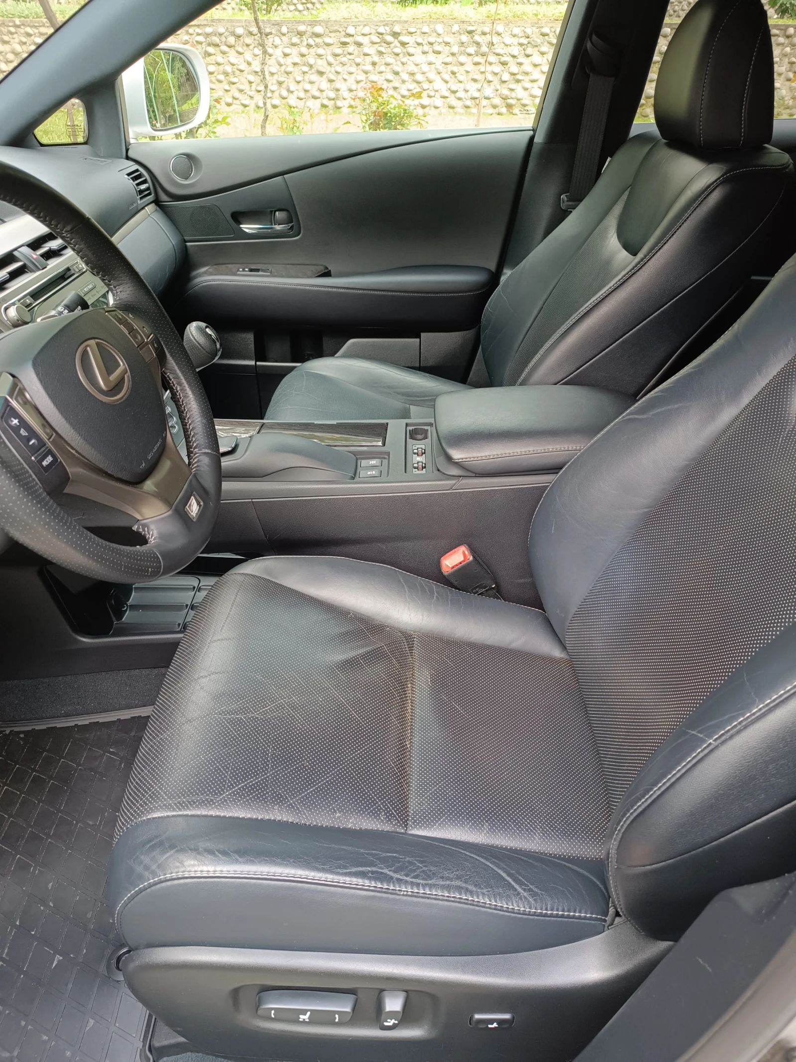 Lexus RX 350 F-Sport | CARFAX | Реален пробег, снимка 11 - Автомобили и джипове - 54443749