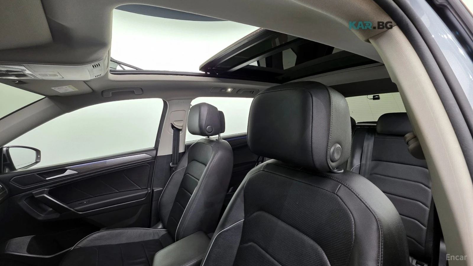 VW Tiguan R-LINE / PRESITGE / DIGITAL / ОБДУХ / ДИСТРОНИК, снимка 16 - Автомобили и джипове - 54595969