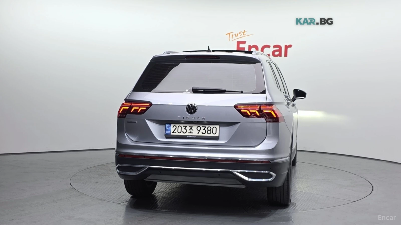 VW Tiguan R-LINE / PRESITGE / DIGITAL / ОБДУХ / ДИСТРОНИК, снимка 4 - Автомобили и джипове - 54595969