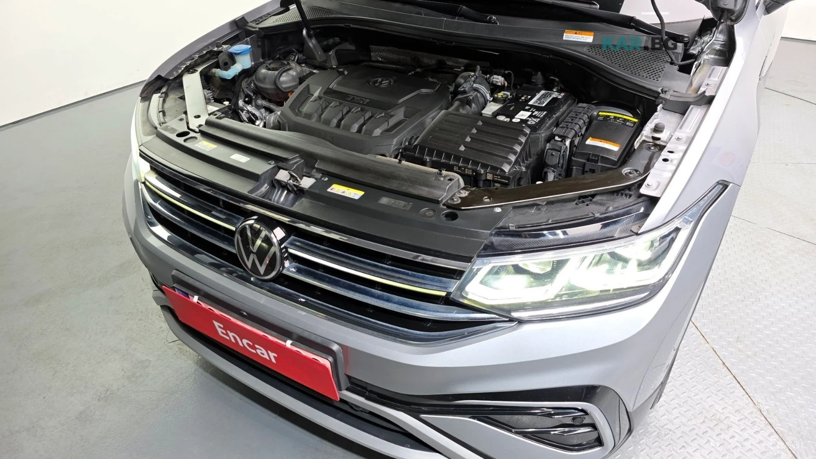 VW Tiguan R-LINE / PRESITGE / DIGITAL / ОБДУХ / ДИСТРОНИК, снимка 6 - Автомобили и джипове - 54595969