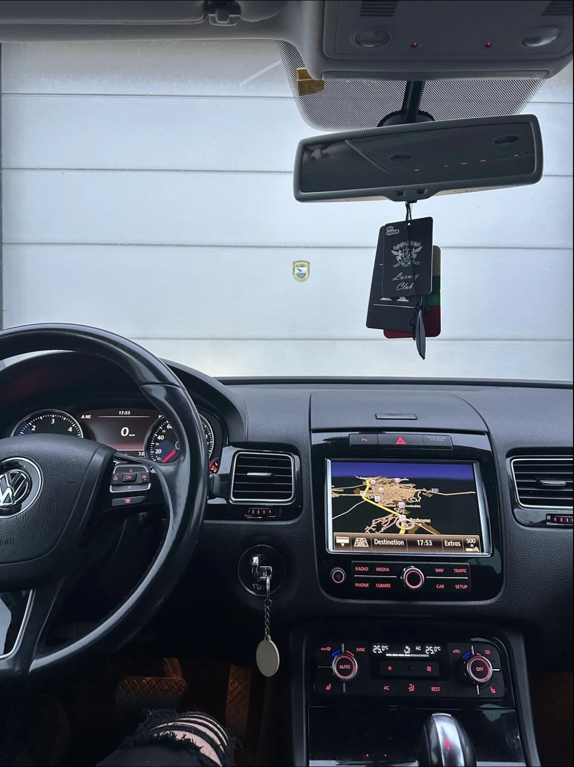 VW Touareg, снимка 6 - Автомобили и джипове - 54768744