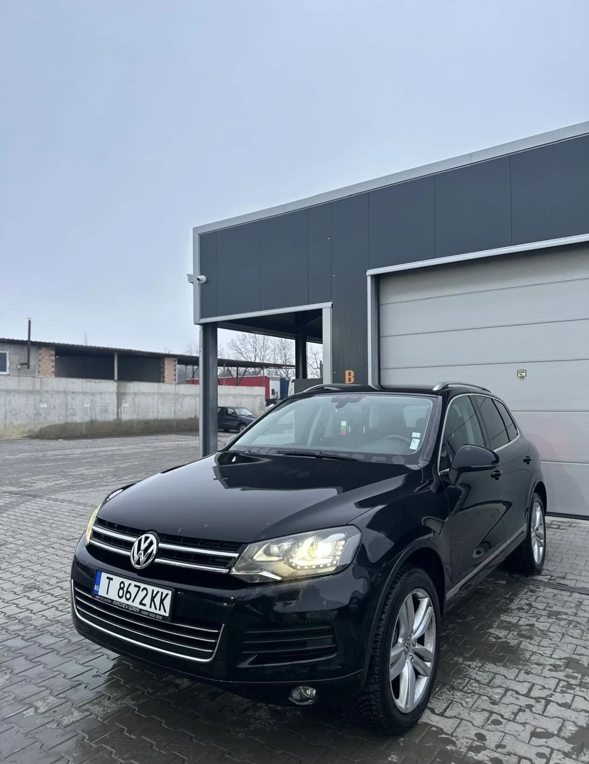 VW Touareg, снимка 2 - Автомобили и джипове - 54768744