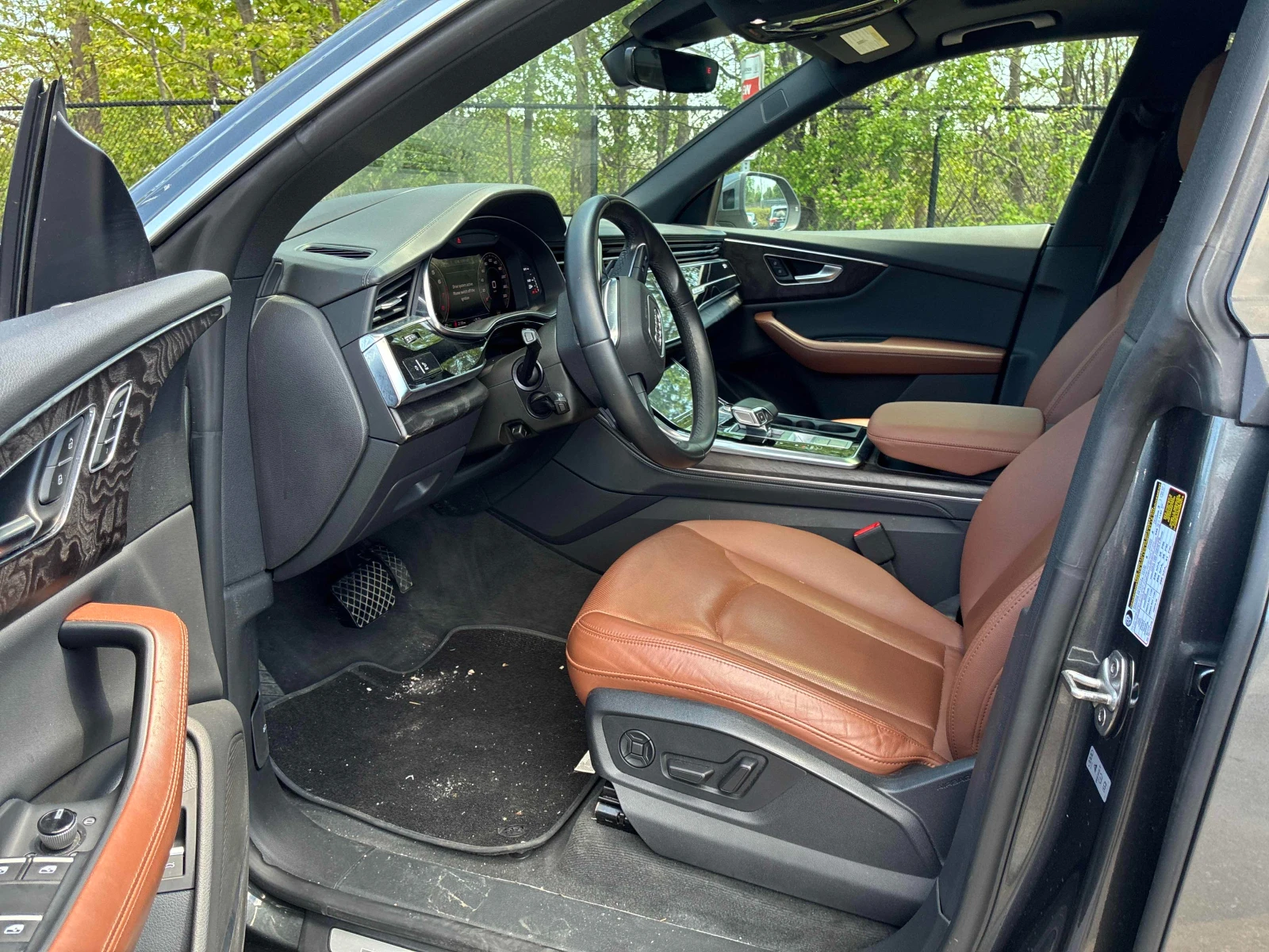 Audi Q8 Technik * Keyless * CARFAX * АВТО КРЕДИТ * , снимка 8 - Автомобили и джипове - 54991392