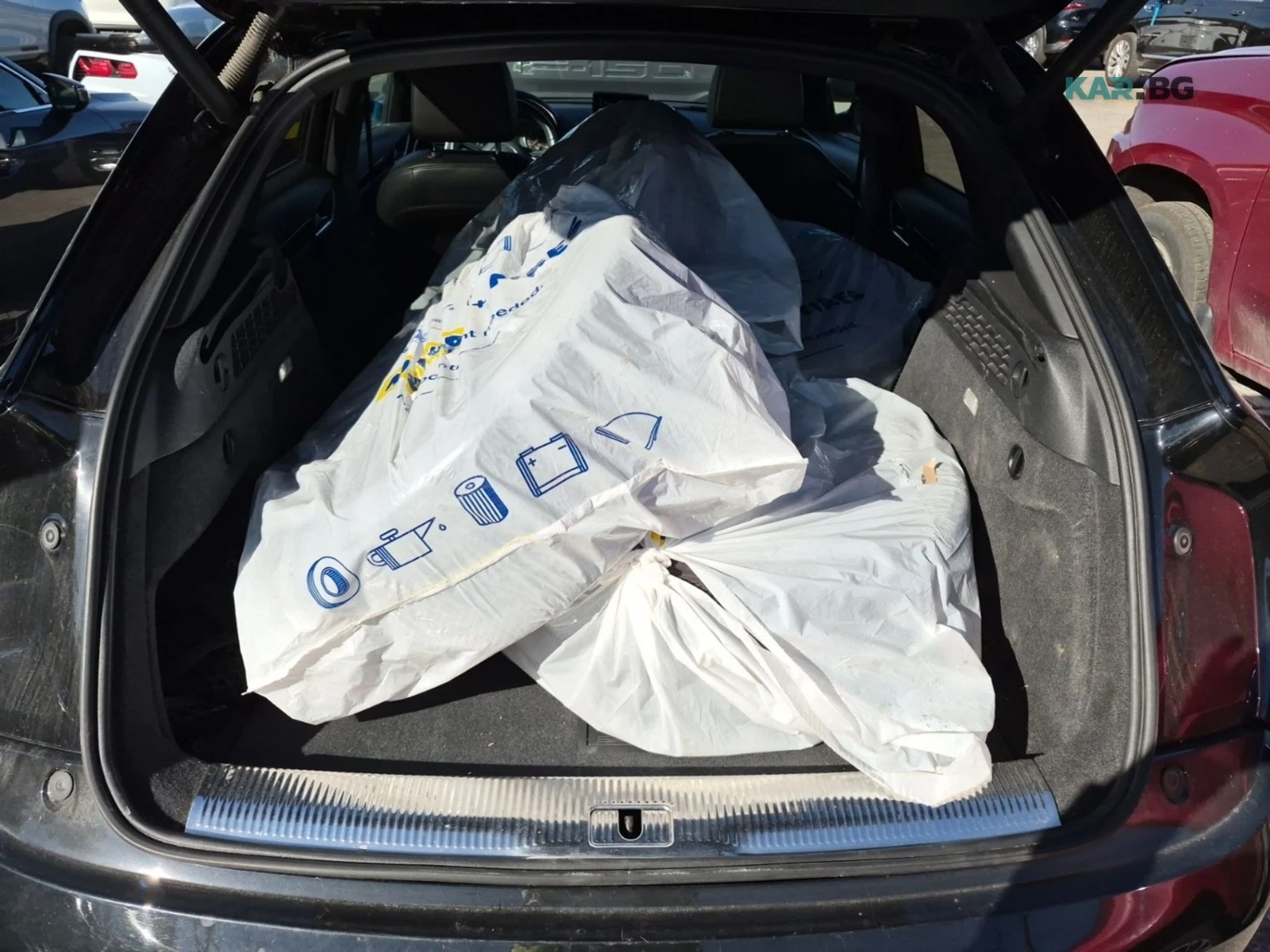 Audi Q3 Technik * АвтоКредит * (ЦЕНА ДО БГ), снимка 14 - Автомобили и джипове - 55107473
