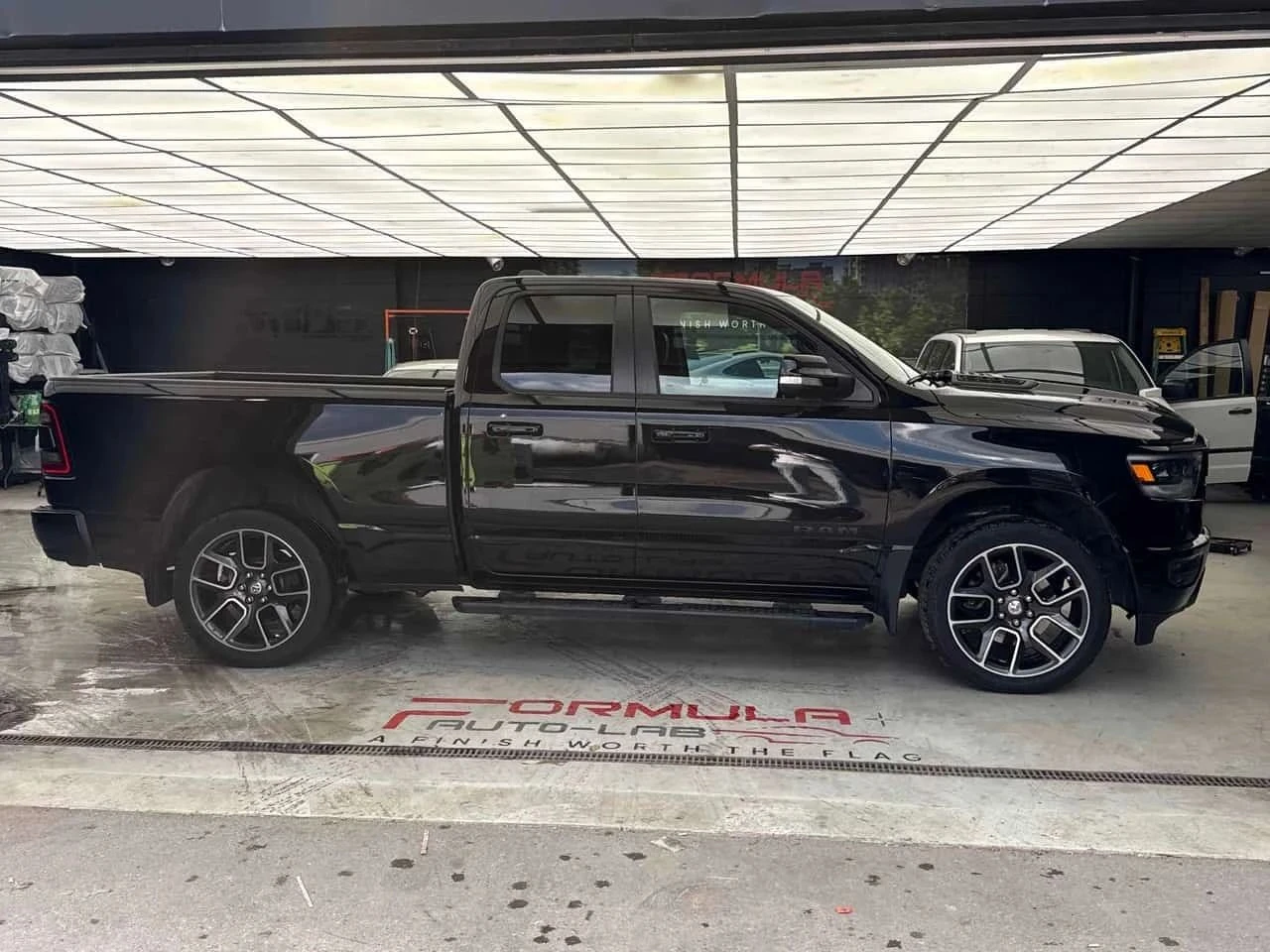 Dodge RAM 1500, снимка 3 - Автомобили и джипове - 56732054